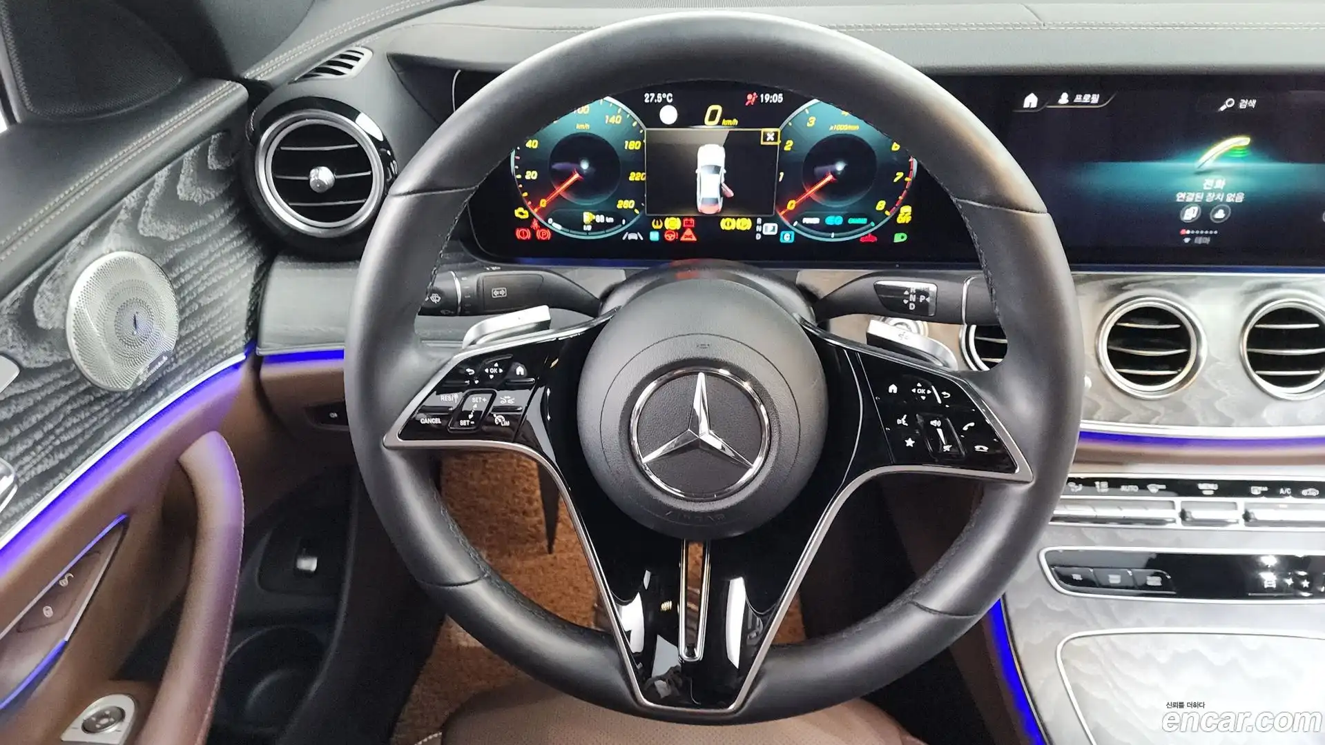 E-Class Mercedes-Benz 2023.8-OPTION-017