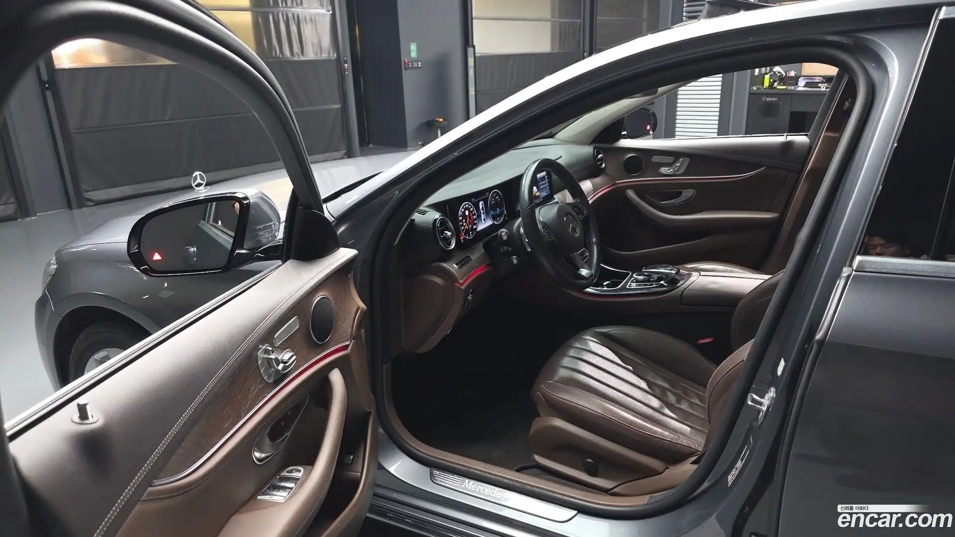 E-Class Mercedes-Benz 2016.11-INNER-010