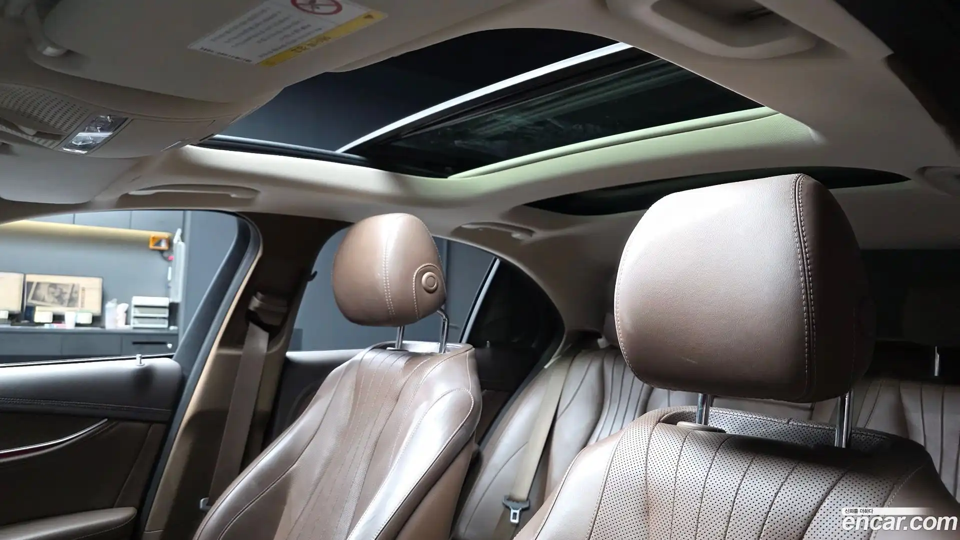 E-Class Mercedes-Benz 2016.11-OPTION-023
