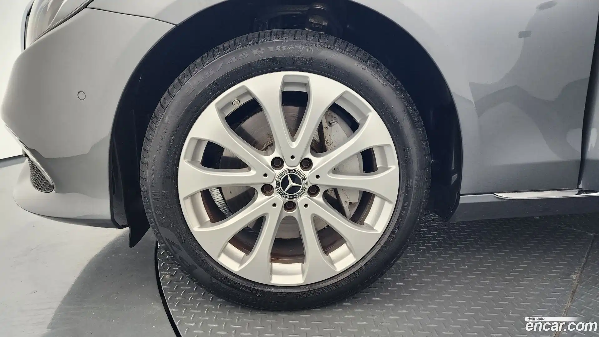 E-Class Mercedes-Benz 2019.0-OUTER-005