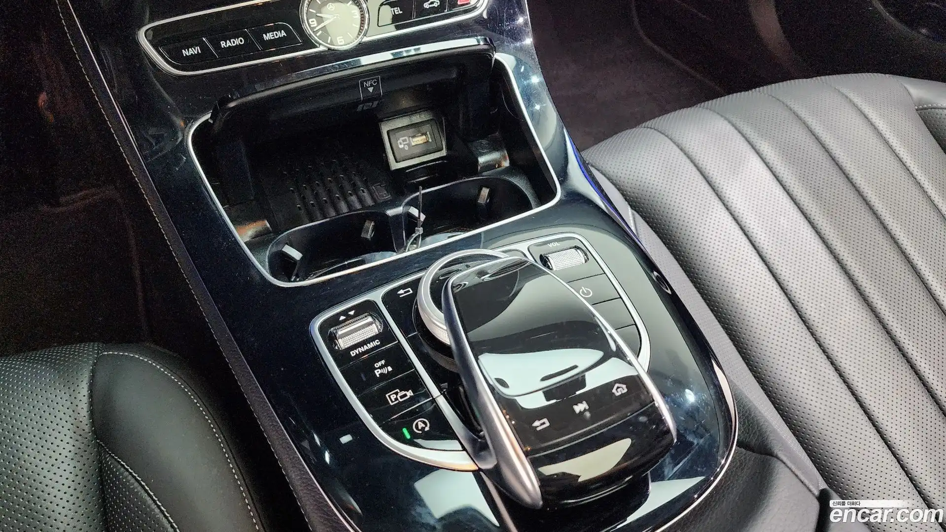 E-Class Mercedes-Benz 2019.0-INNER-009