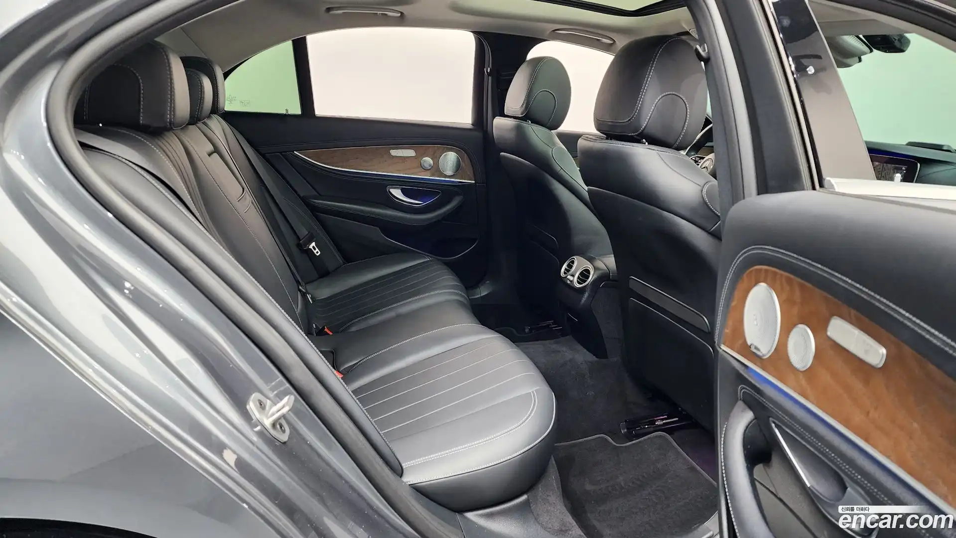 E-Class Mercedes-Benz 2019.0-OPTION-015