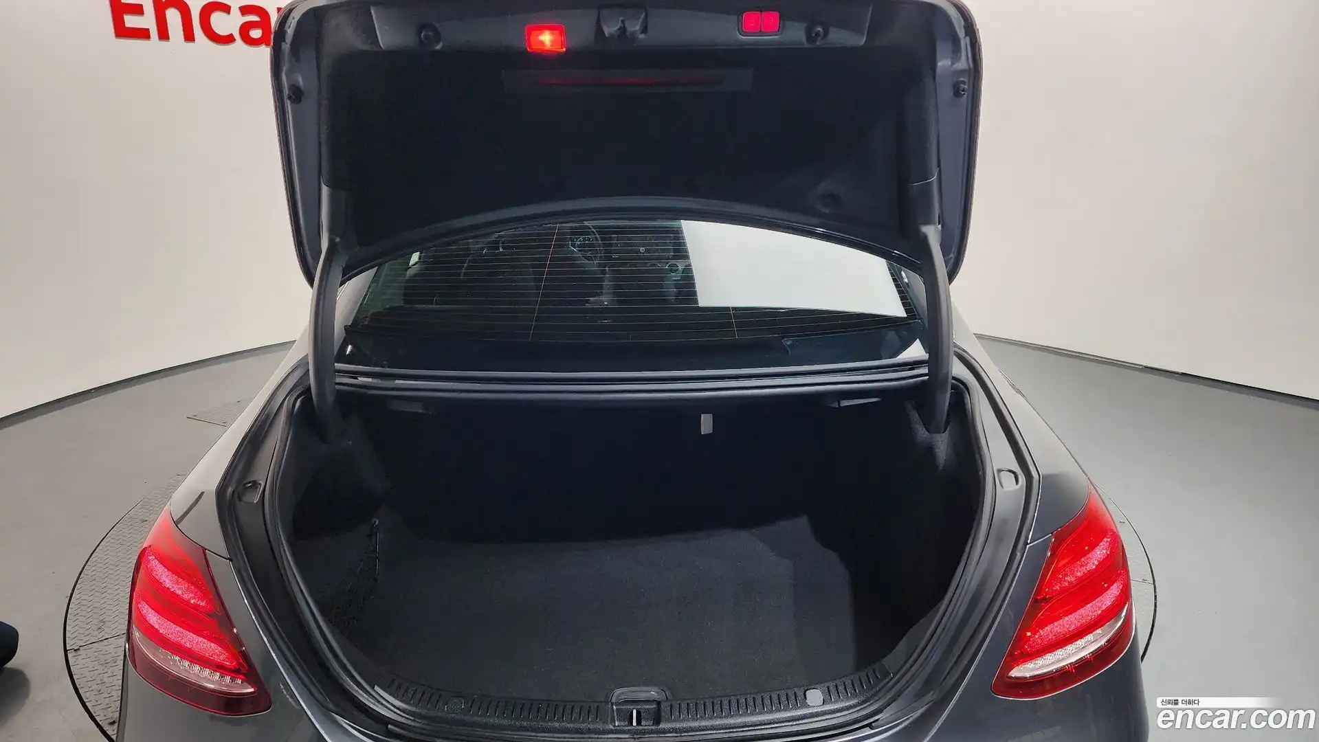 E-Class Mercedes-Benz 2019.0-OPTION-024