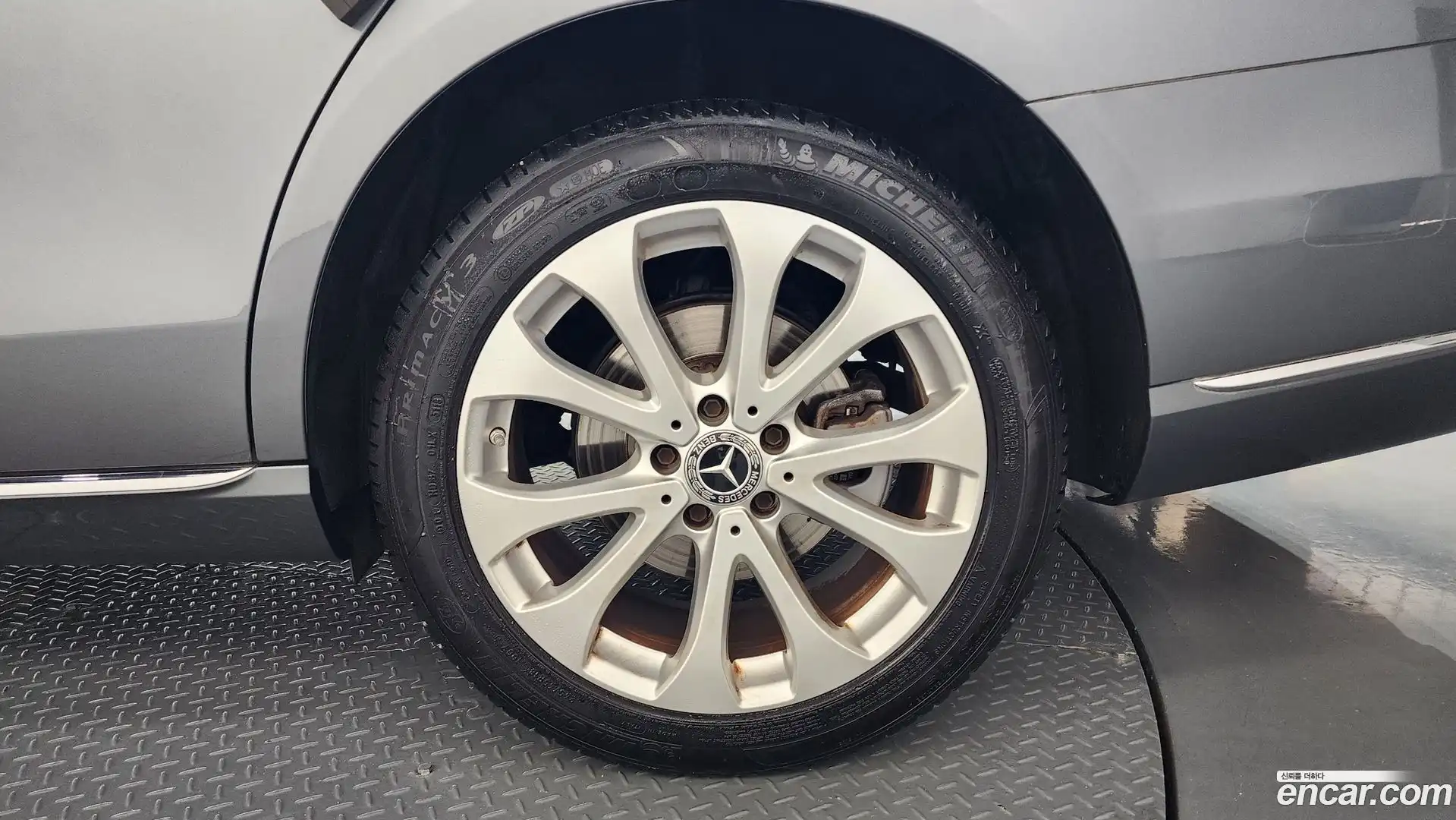 E-Class Mercedes-Benz 2019.0-OUTER-031