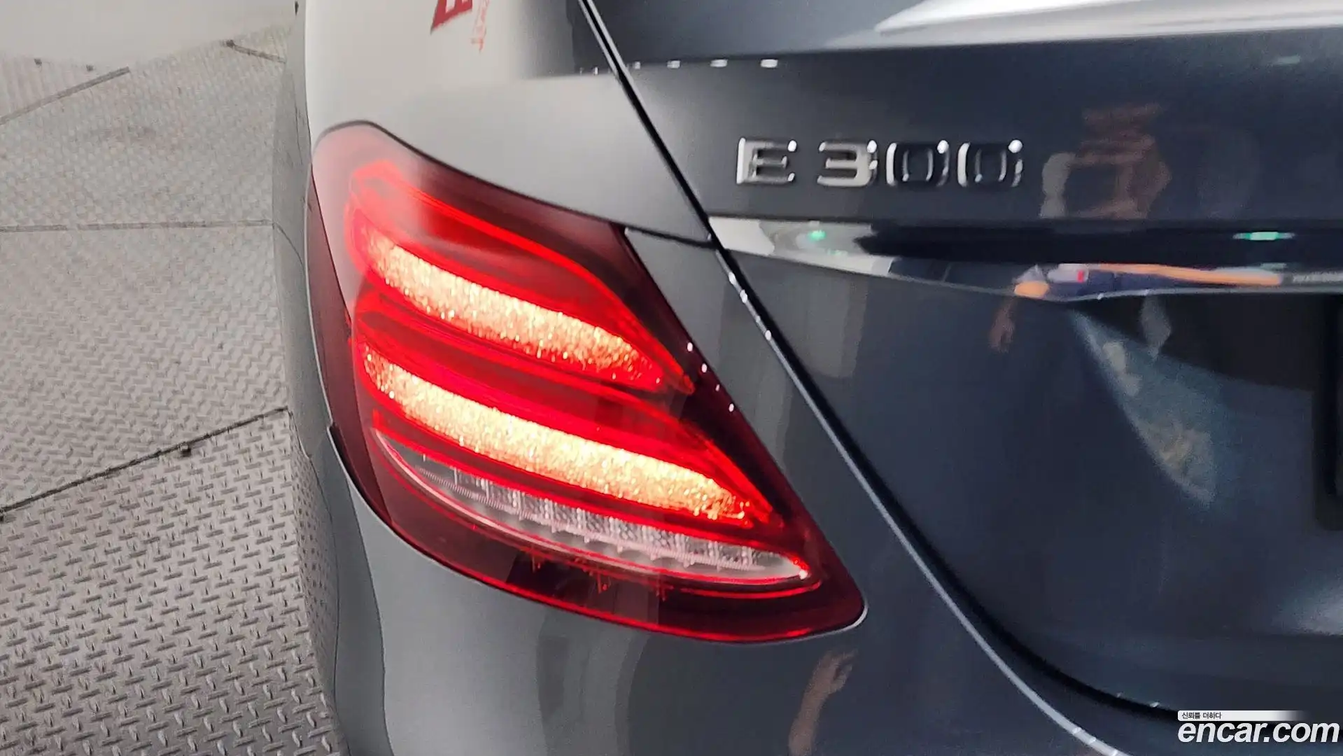 E-Class Mercedes-Benz 2019.0-OUTER-033