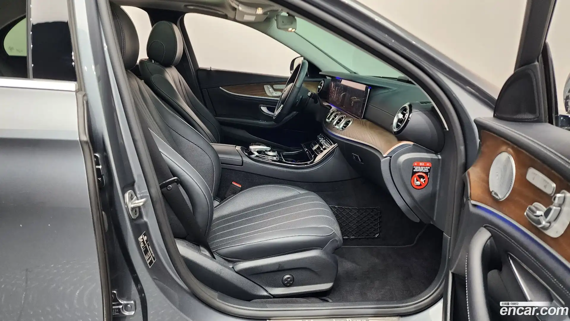 E-Class Mercedes-Benz 2019.0-INNER-036