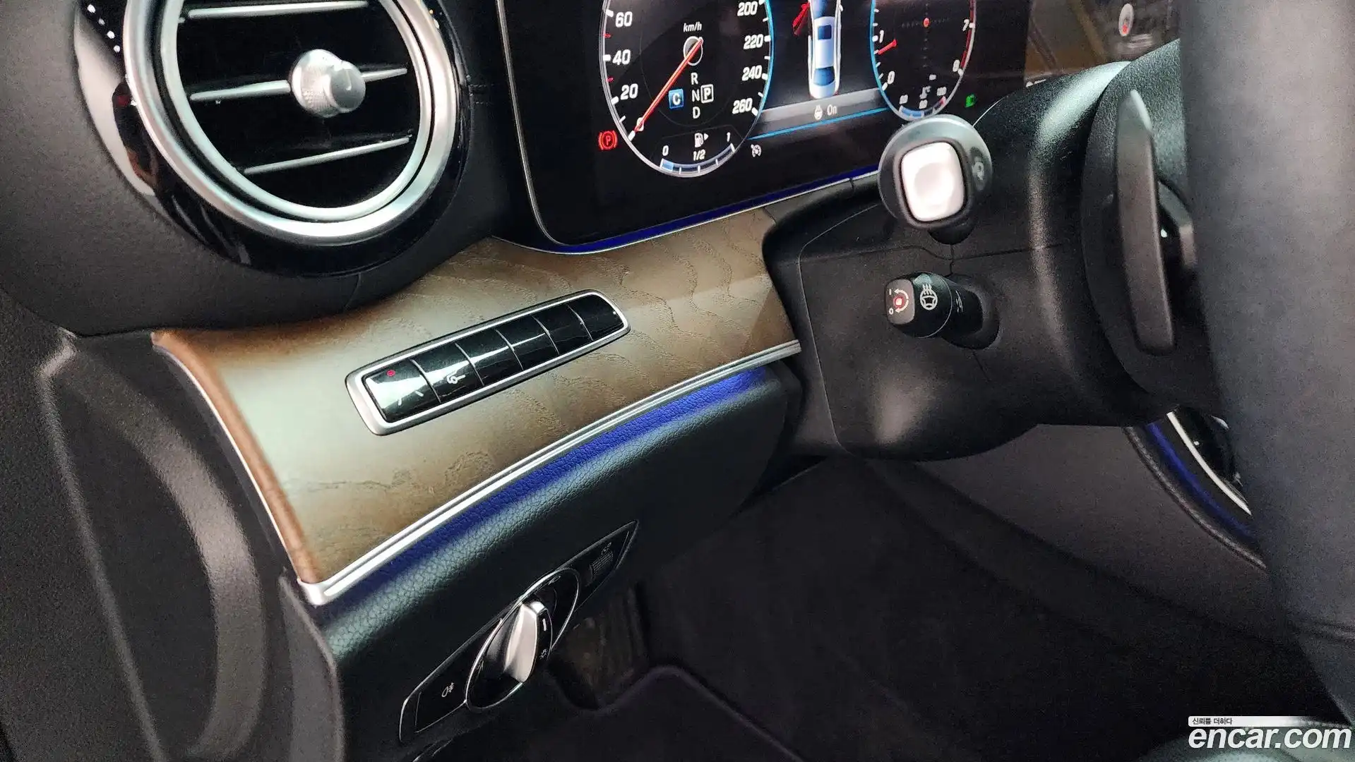 E-Class Mercedes-Benz 2019.0-OPTION-042