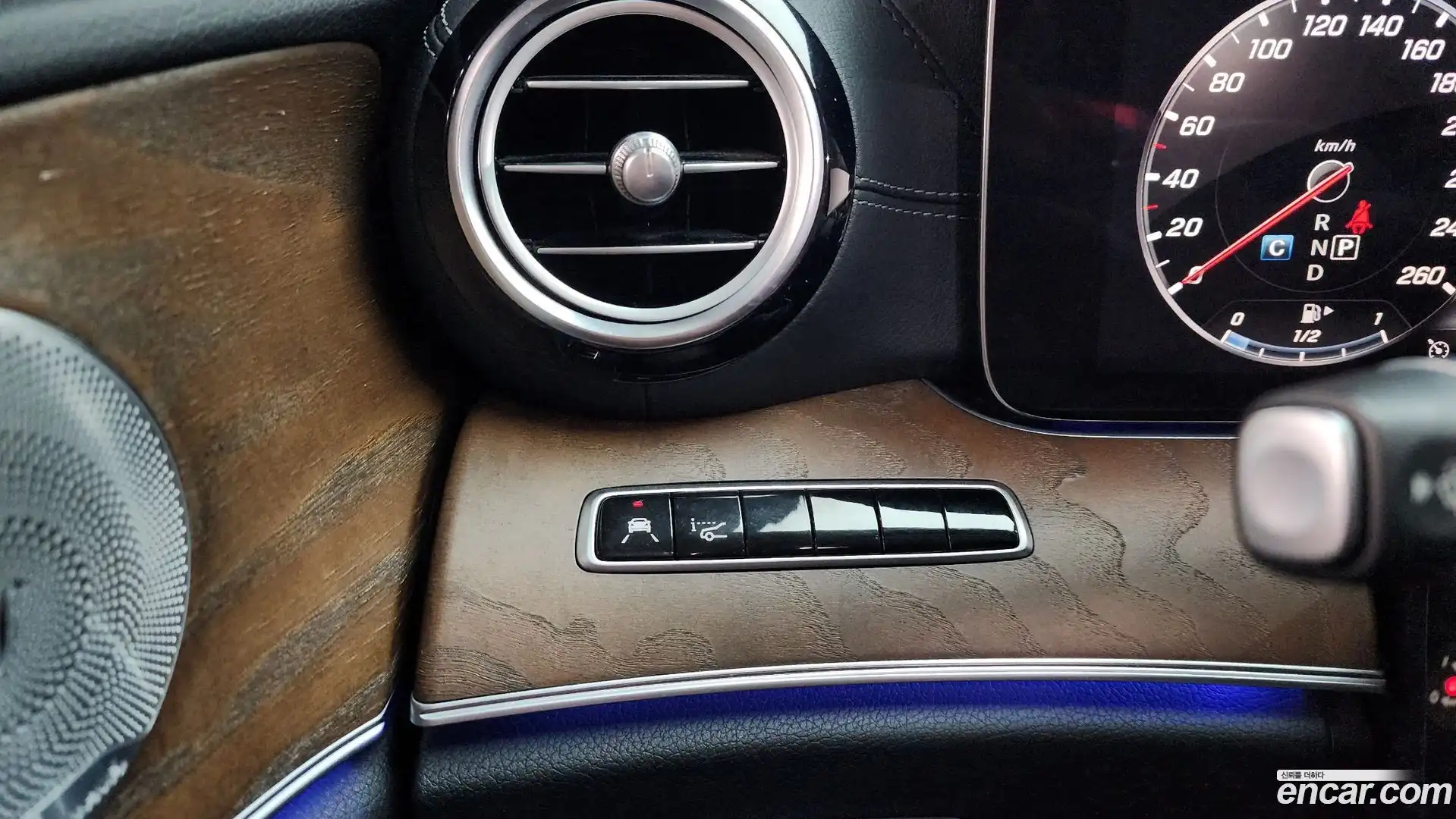E-Class Mercedes-Benz 2019.0-OPTION-047