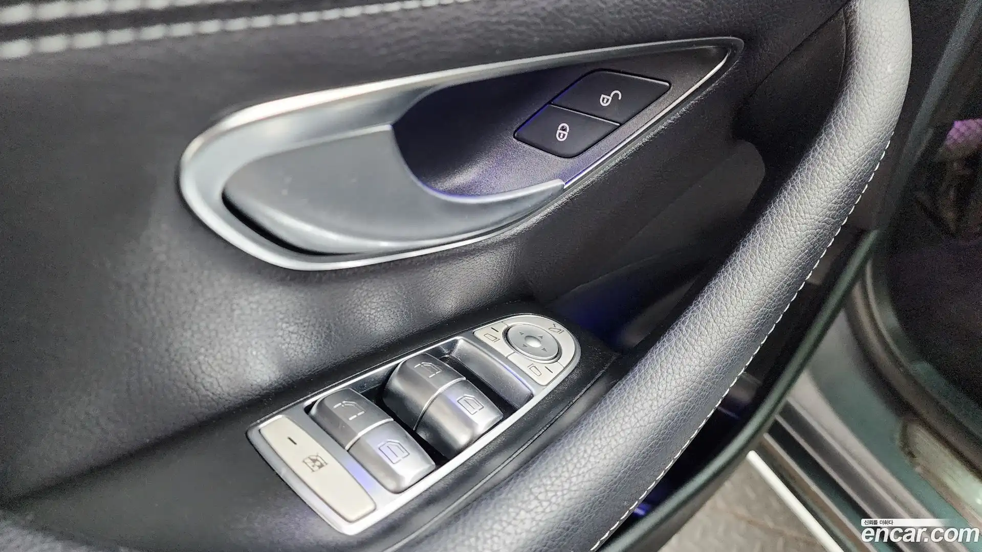 E-Class Mercedes-Benz 2019.0-OPTION-049