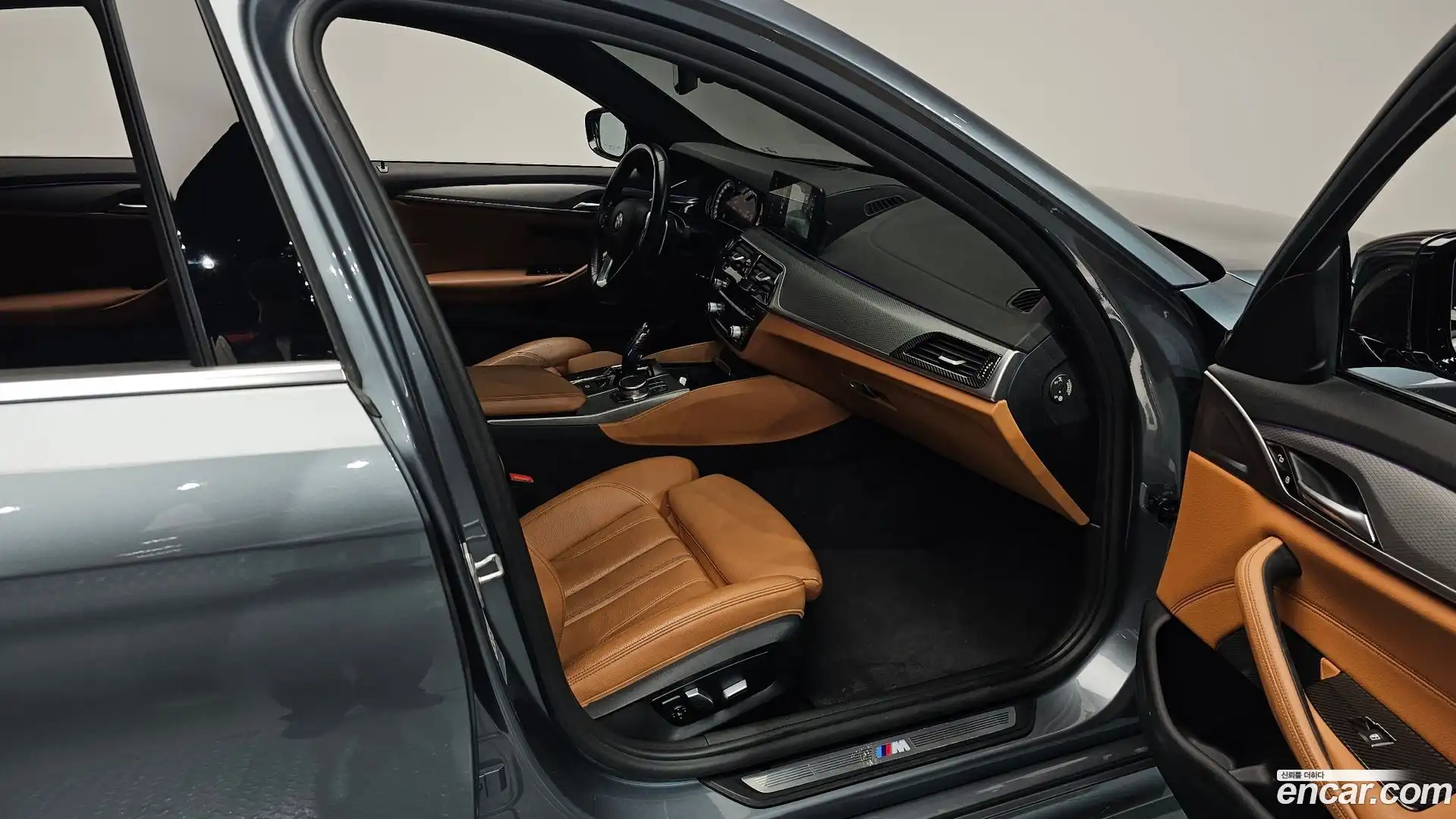 5-Series BMW 2017.11-INNER-036