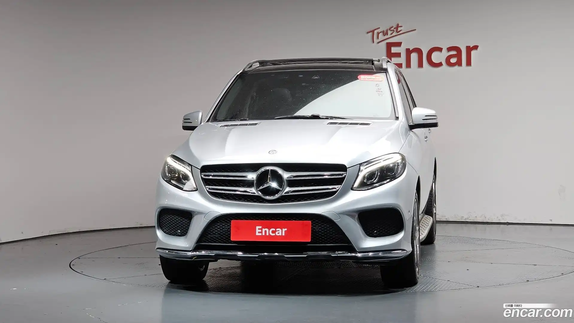 GLE-Class Mercedes-Benz 2016.9-OUTER-003