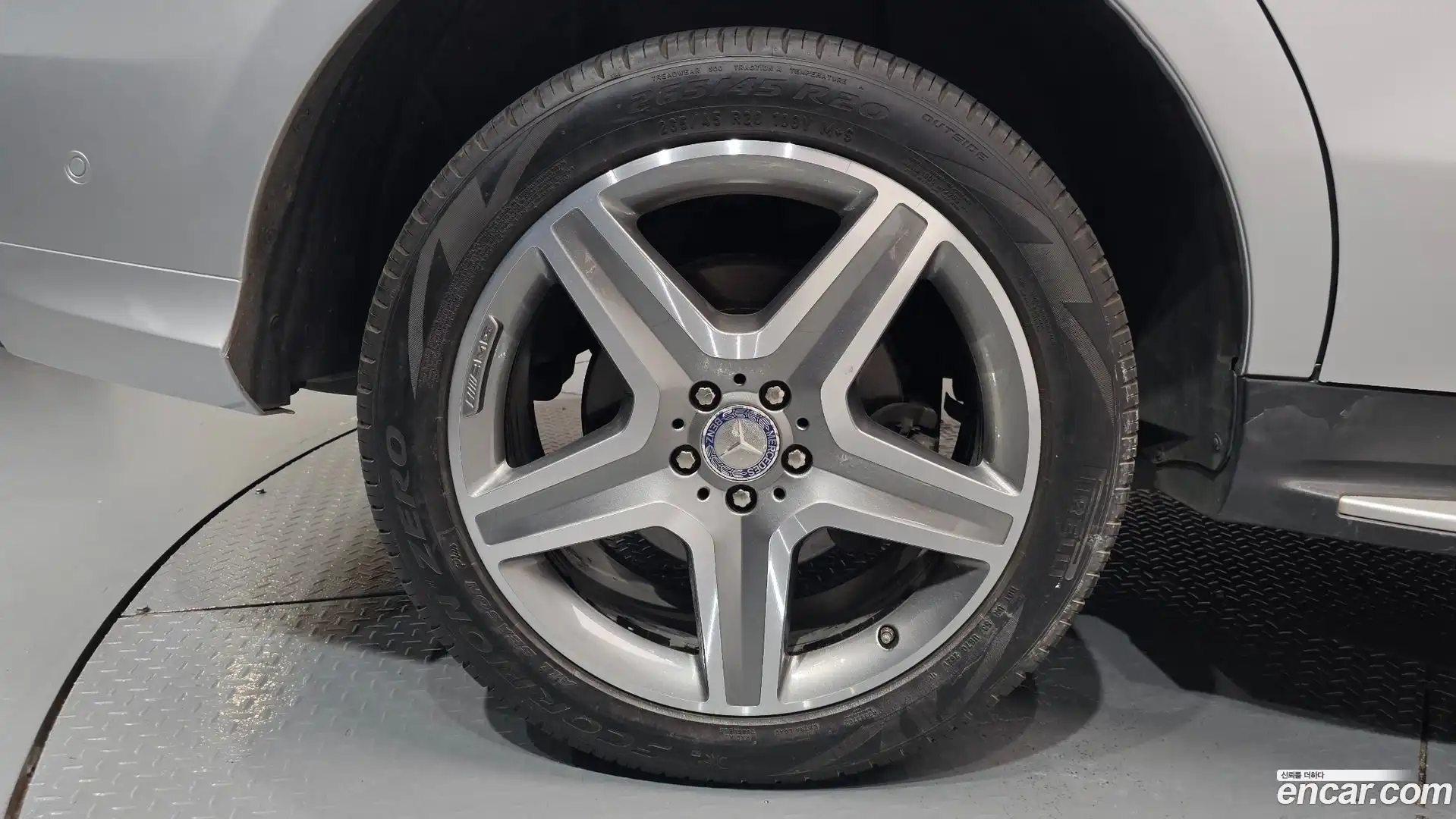 GLE-Class Mercedes-Benz 2016.9-OUTER-005