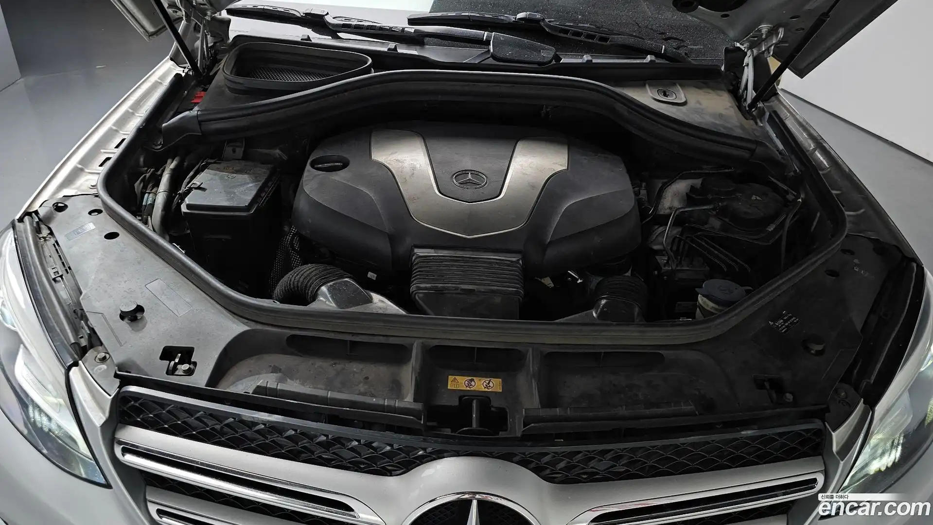 GLE-Class Mercedes-Benz 2016.9-OUTER-006