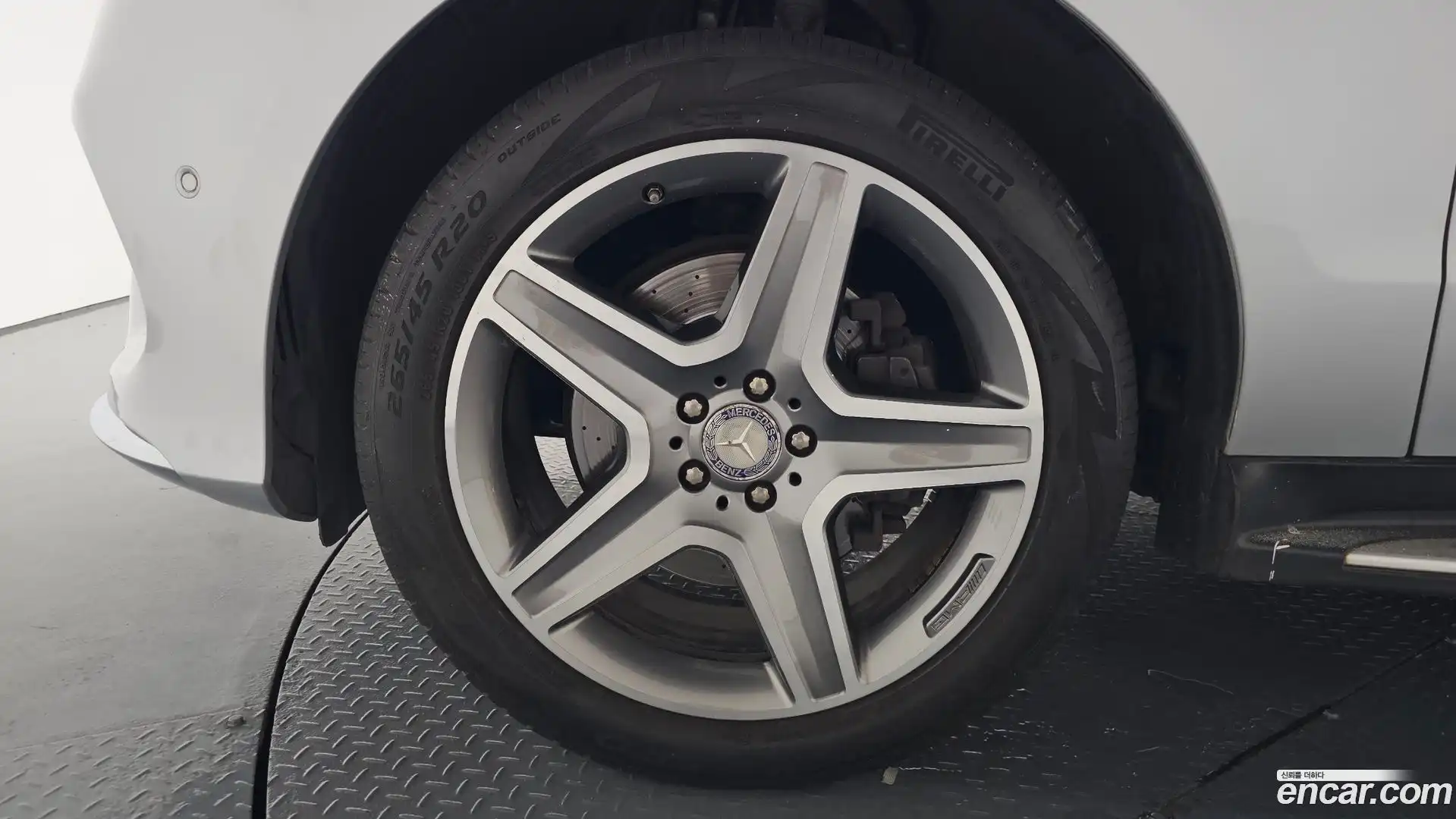GLE-Class Mercedes-Benz 2016.9-OUTER-031
