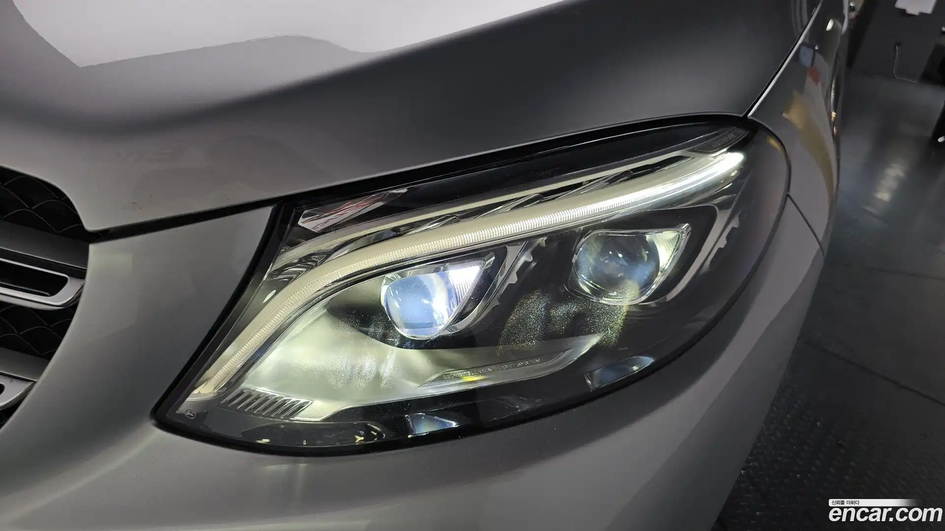 GLE-Class Mercedes-Benz 2016.9-OUTER-032