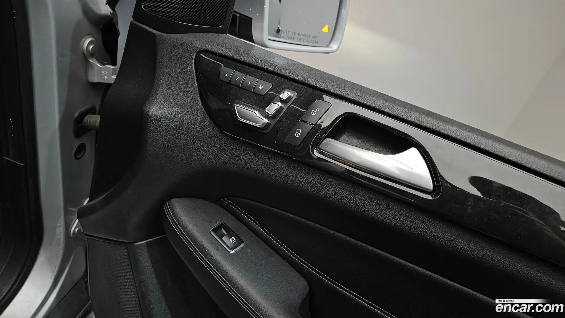 GLE-Class Mercedes-Benz 2016.9-OPTION-048