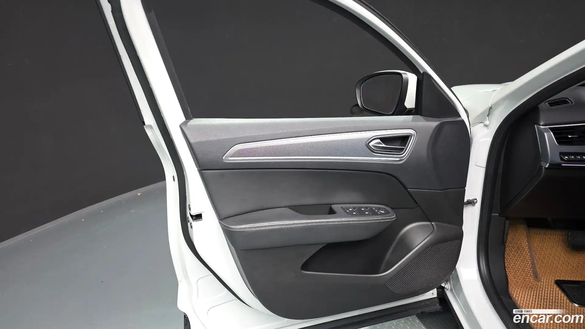 XM3 Renault Korea 2021.10-INNER-034
