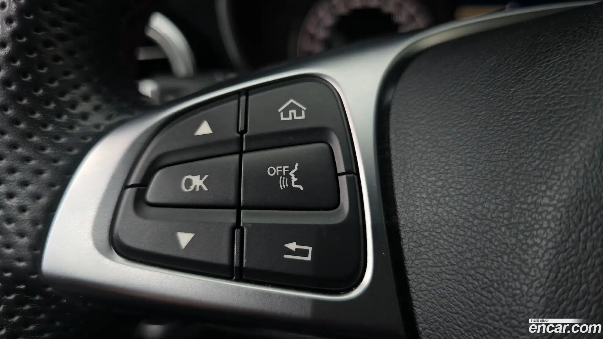 C-Class Mercedes-Benz 2018.11-OPTION-041