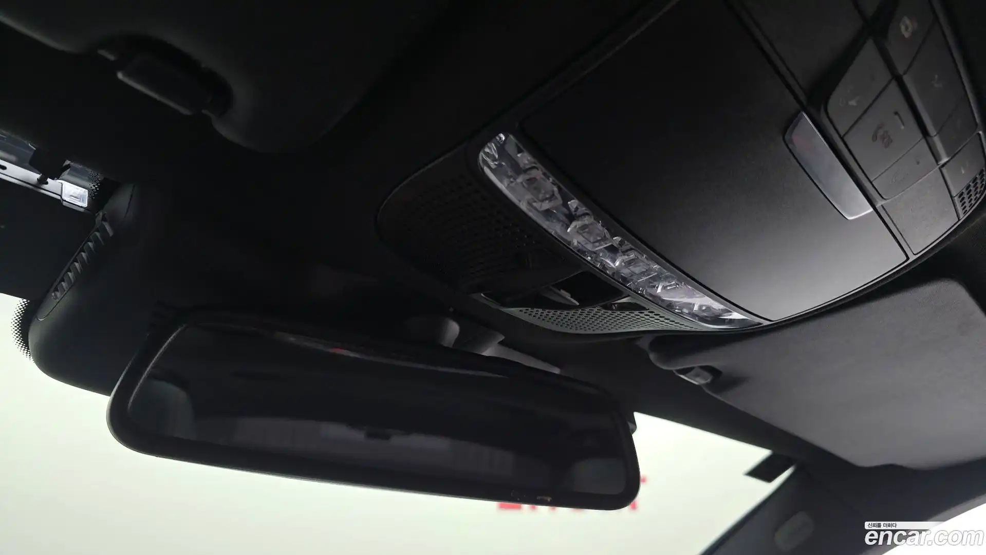 C-Class Mercedes-Benz 2018.11-OPTION-043