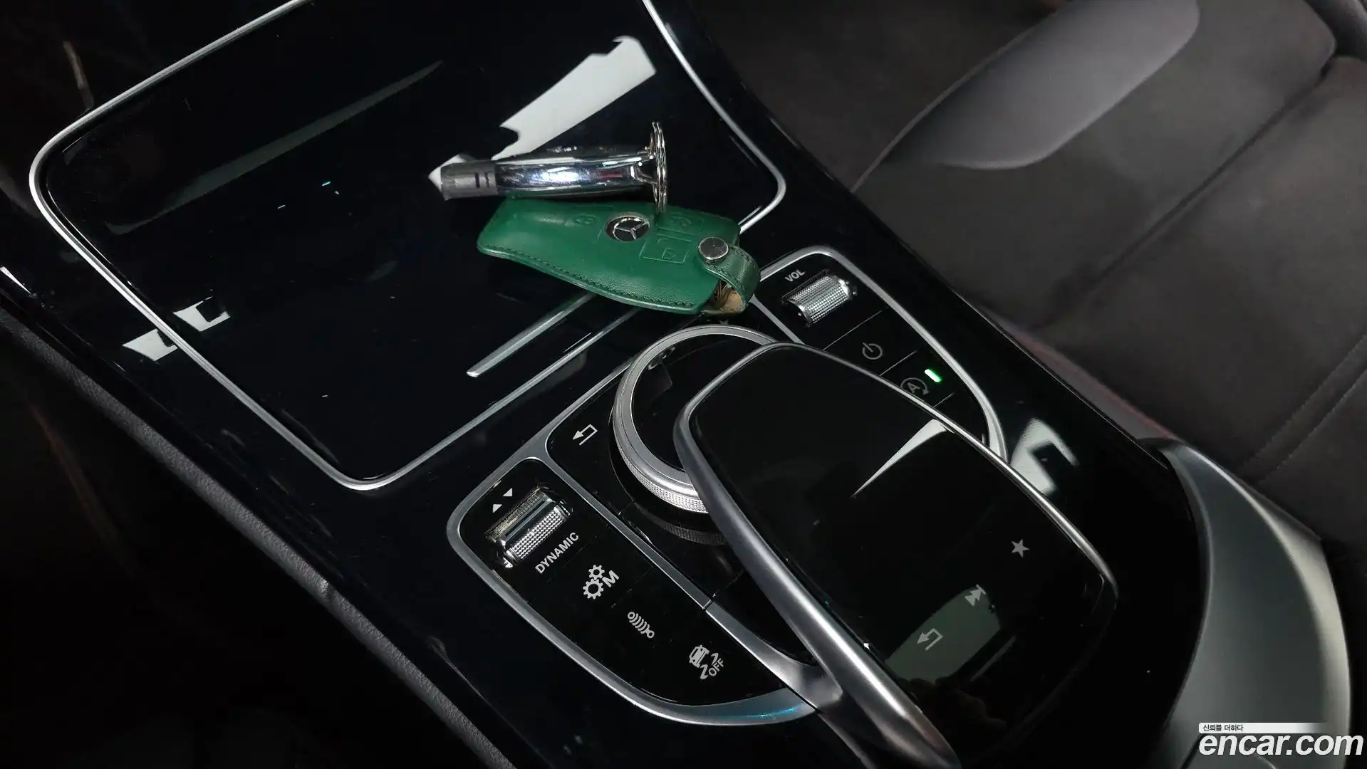 C-Class Mercedes-Benz 2018.11-OPTION-045