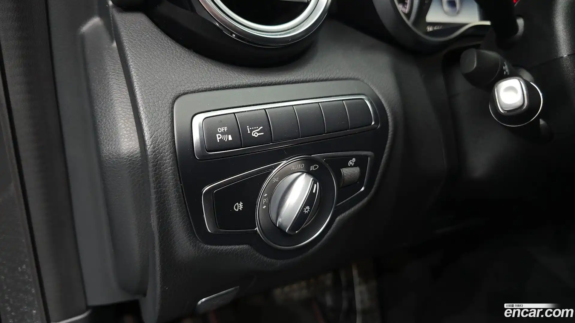 C-Class Mercedes-Benz 2018.11-OPTION-048