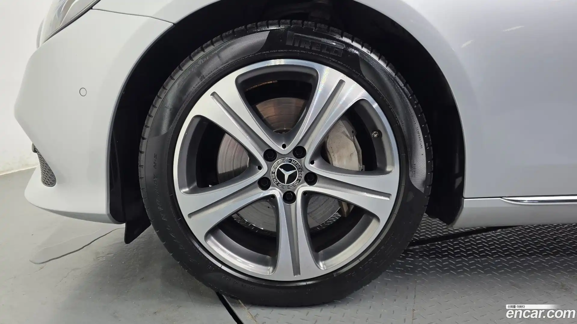 E-Class Mercedes-Benz 2018.2-OUTER-005