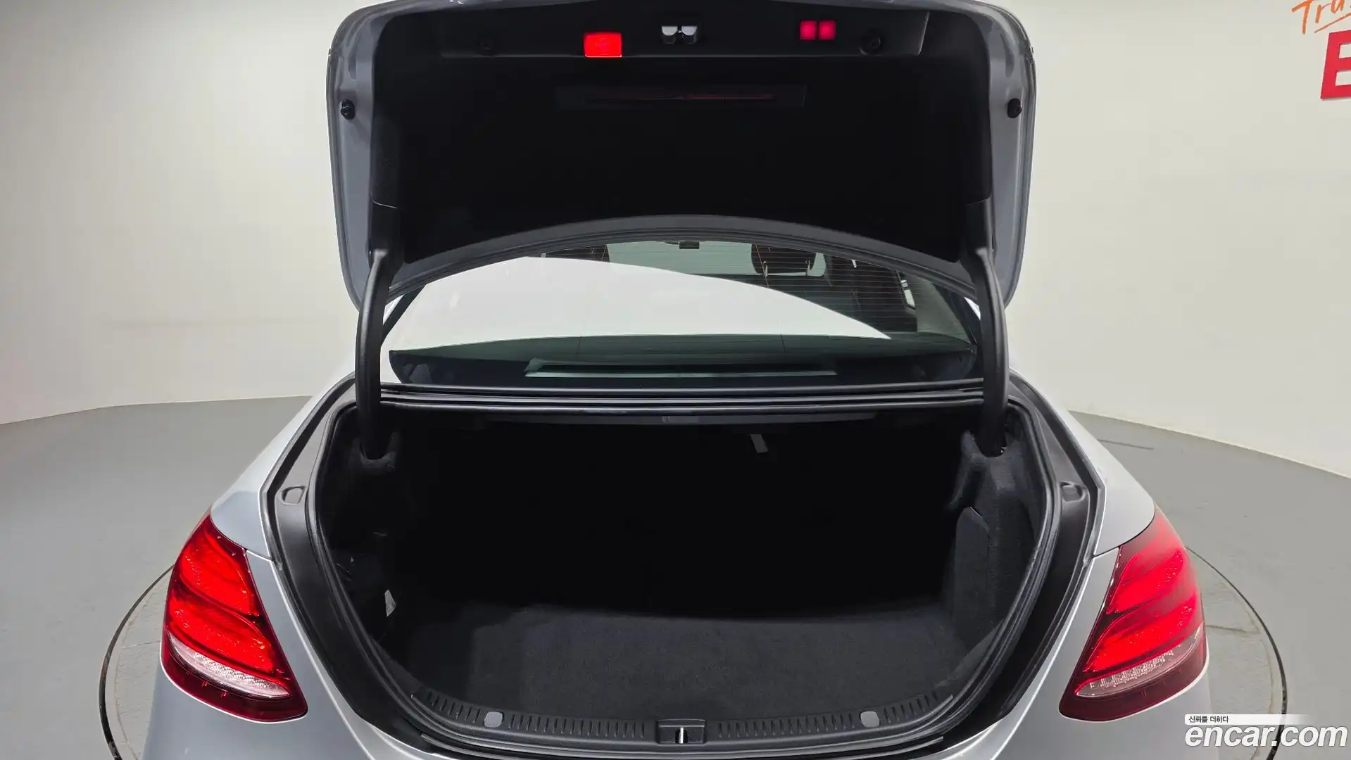 E-Class Mercedes-Benz 2018.2-OPTION-024