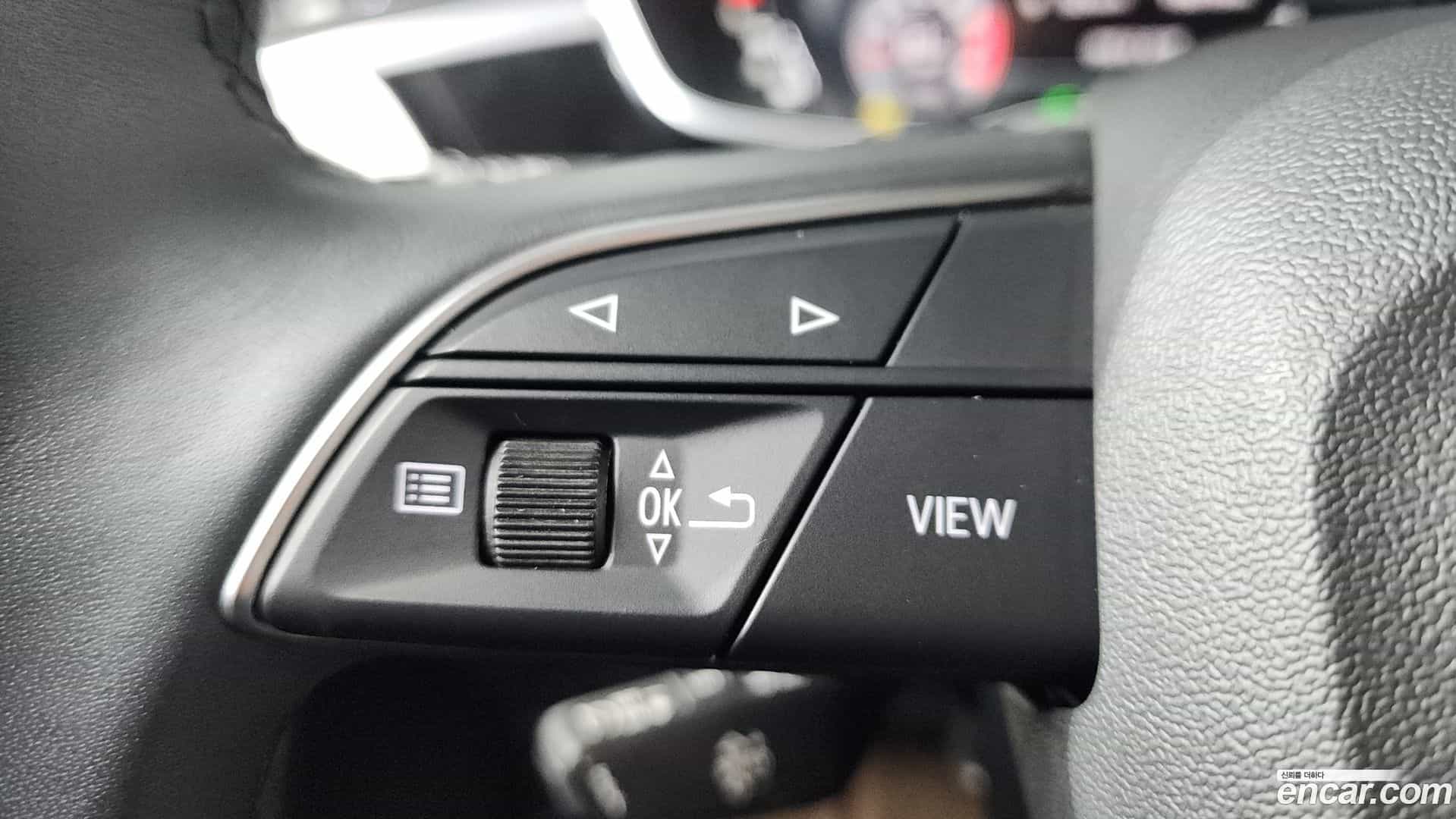 Q3 Audi 2025.4-OPTION-020