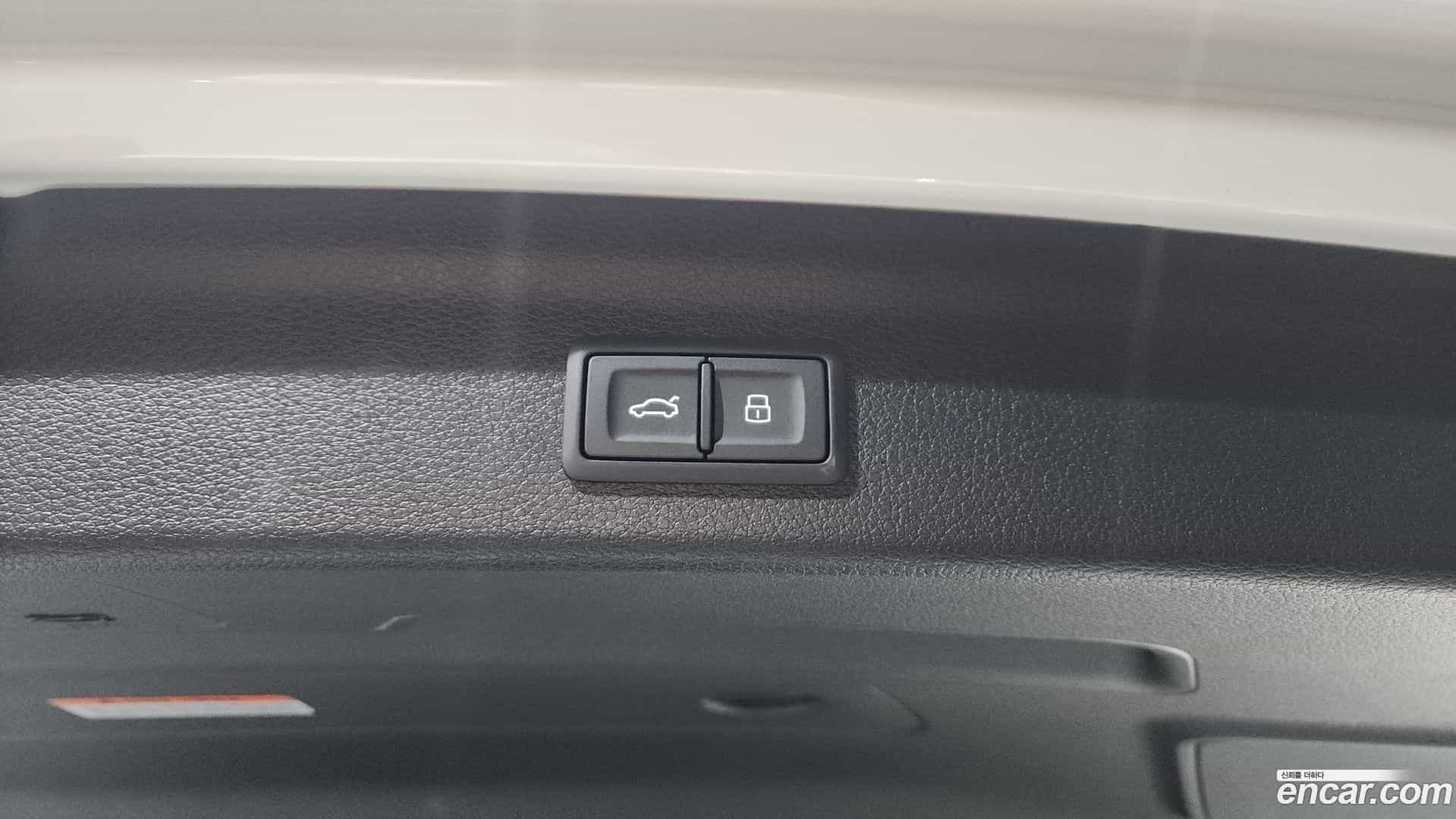 Q3 Audi 2025.4-OPTION-022