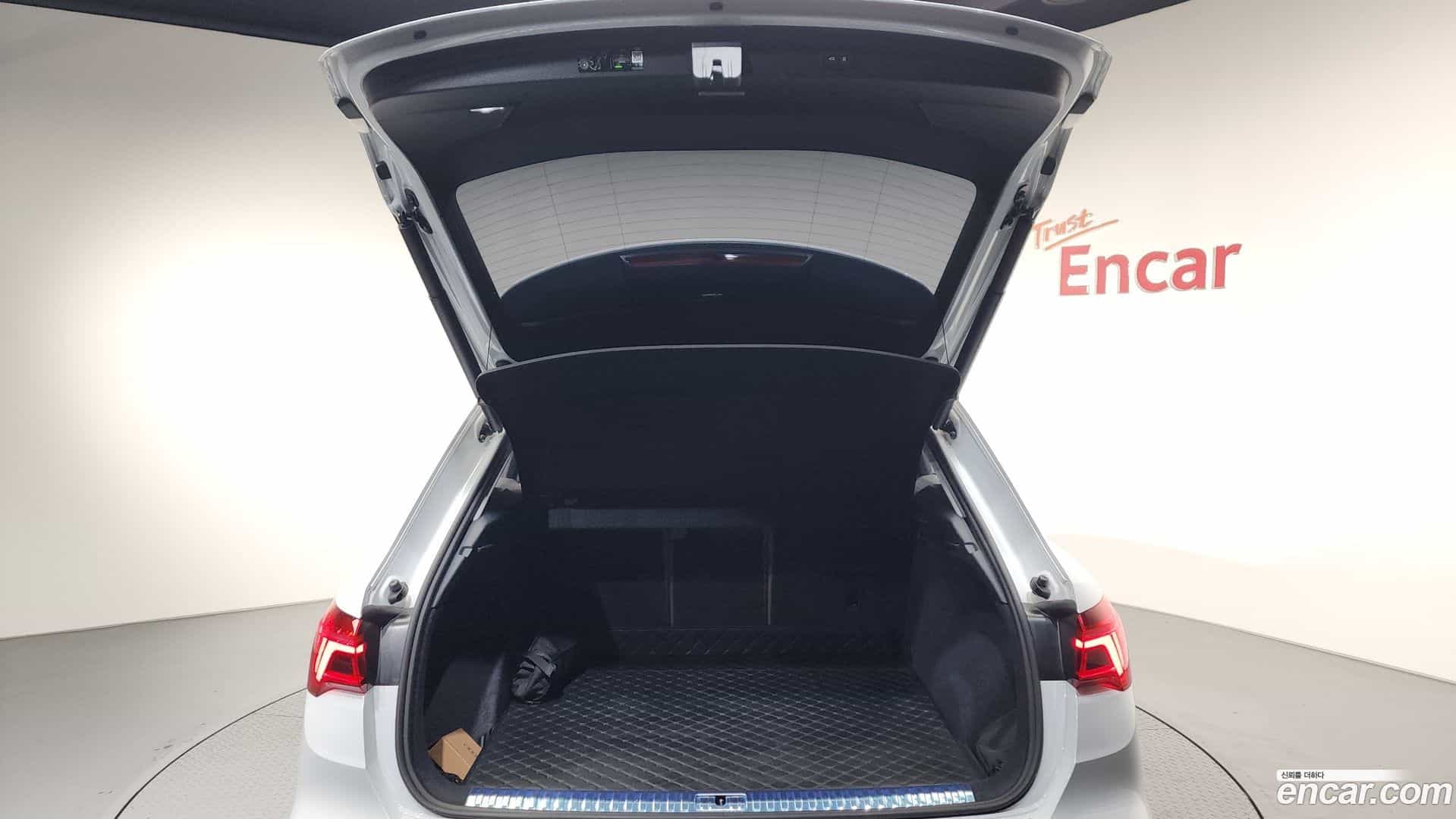 Q3 Audi 2025.4-OPTION-023