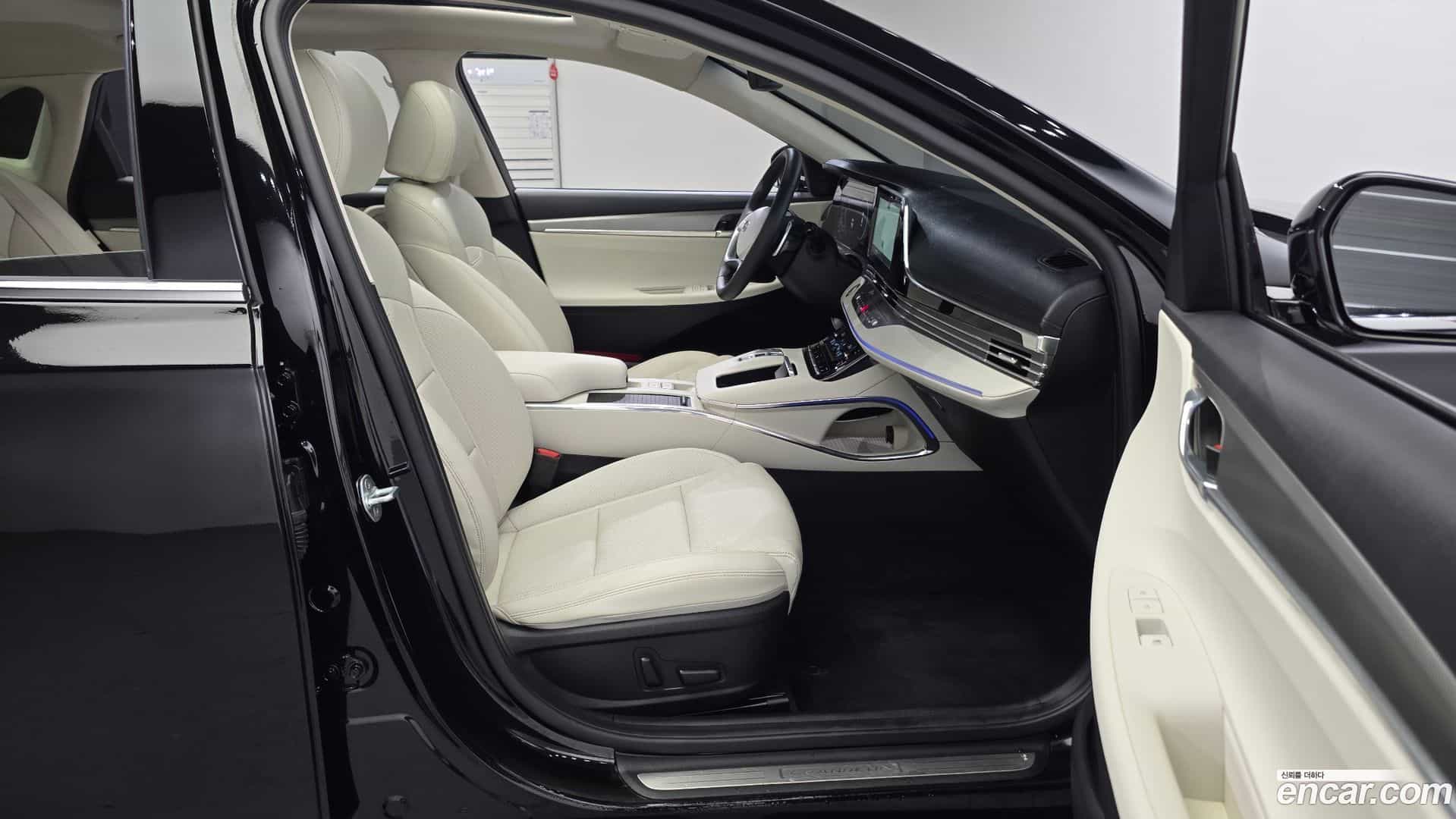 Grandeur Hyundai 2022.5-OPTION-016