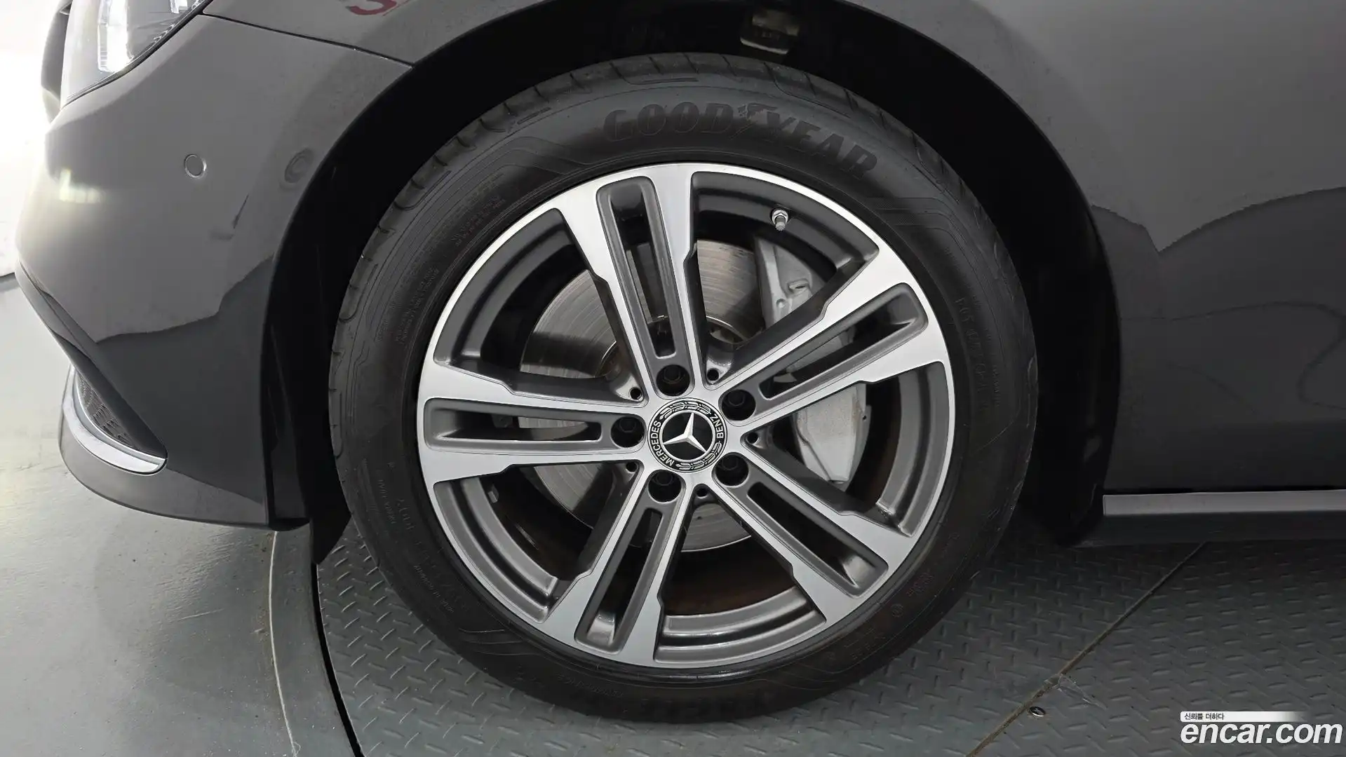 E-Class Mercedes-Benz 2022.4-OUTER-005