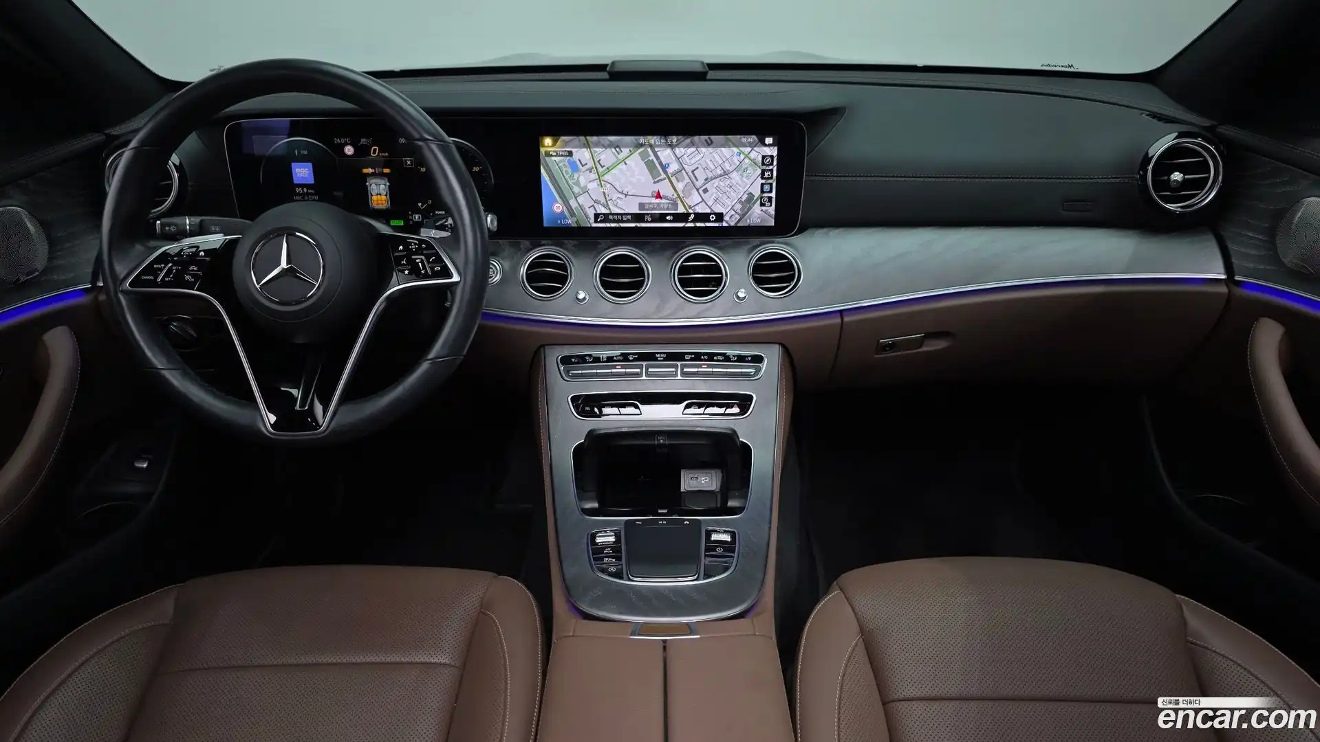 E-Class Mercedes-Benz 2022.4-INNER-007