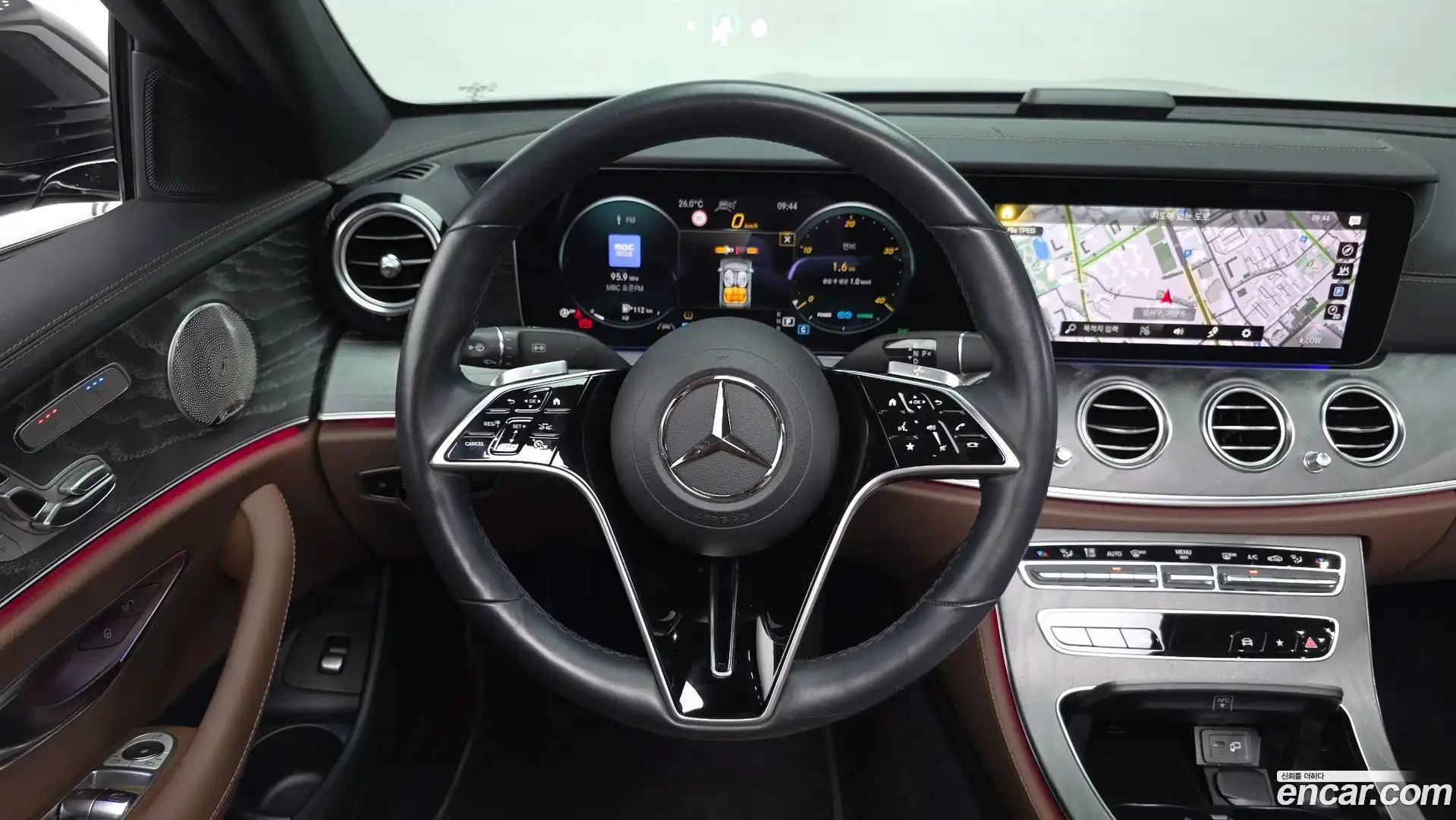 E-Class Mercedes-Benz 2022.4-OPTION-018