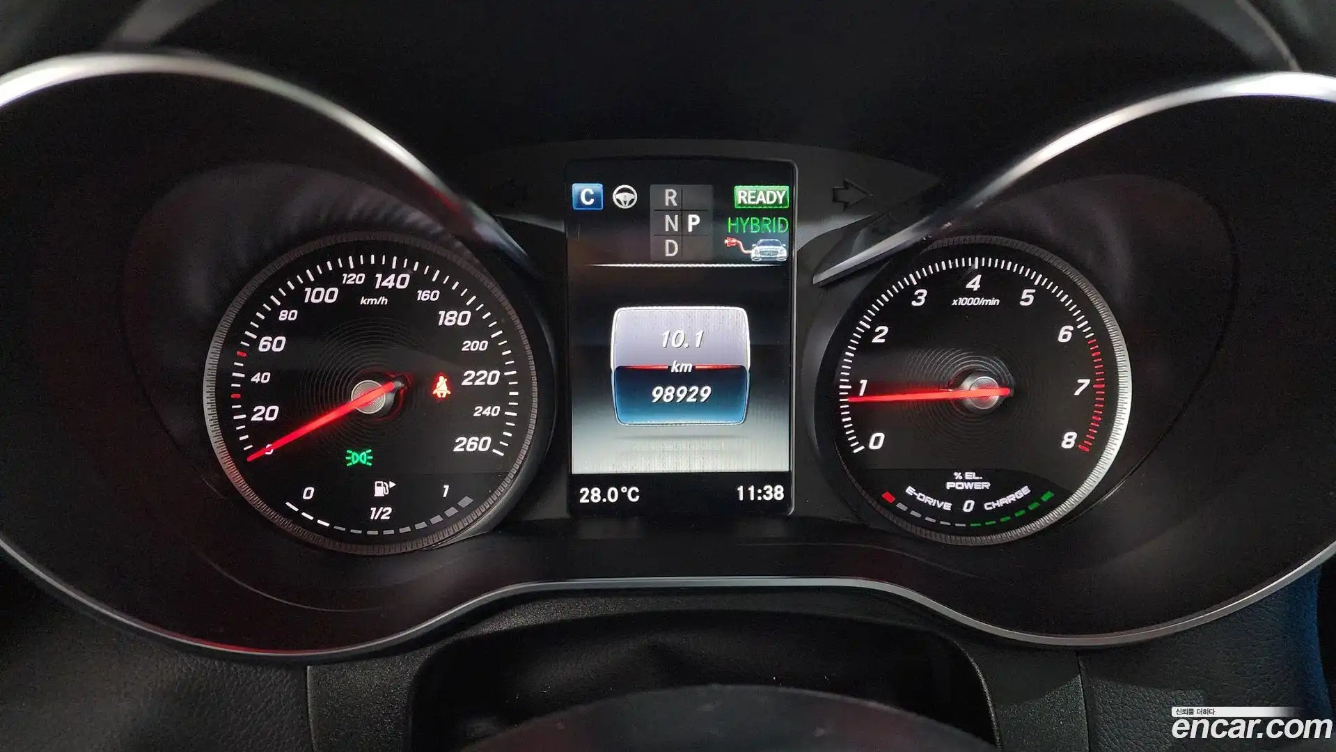 GLC-Class Mercedes-Benz 2018.6-INNER-008