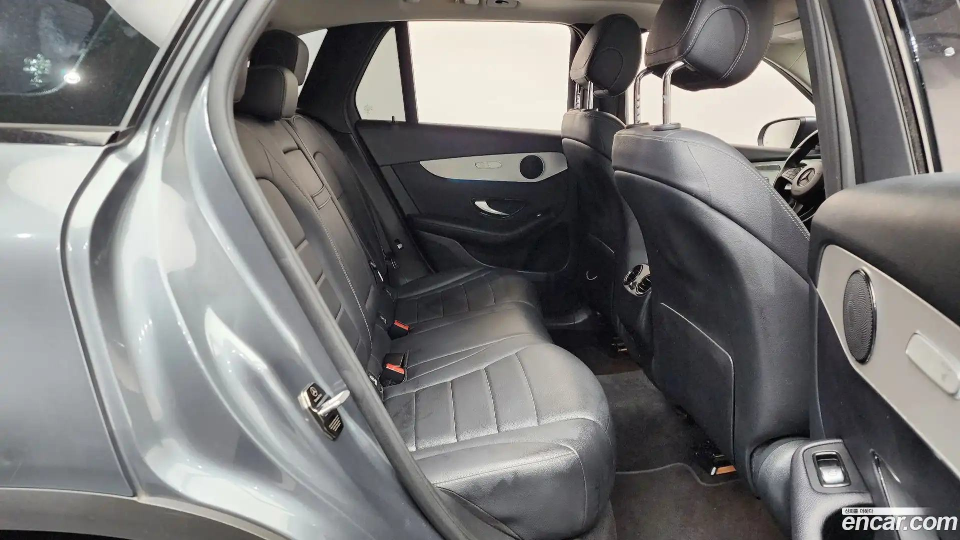 GLC-Class Mercedes-Benz 2018.6-OPTION-015