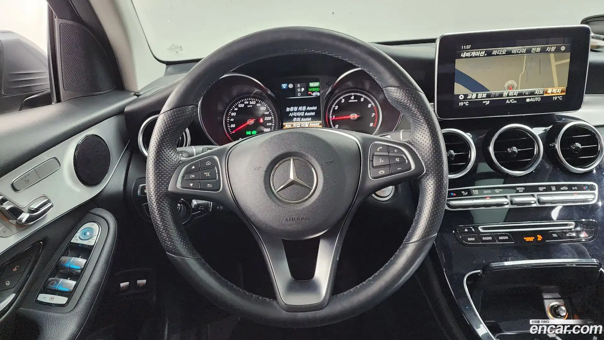 GLC-Class Mercedes-Benz 2018.6-OPTION-016