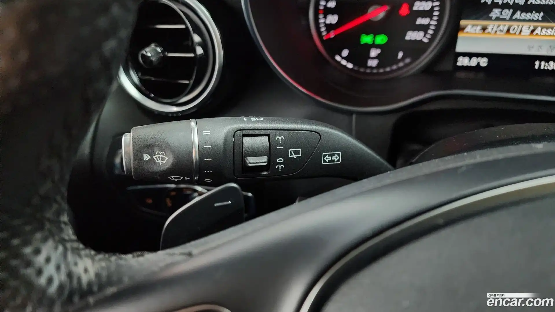 GLC-Class Mercedes-Benz 2018.6-OPTION-048