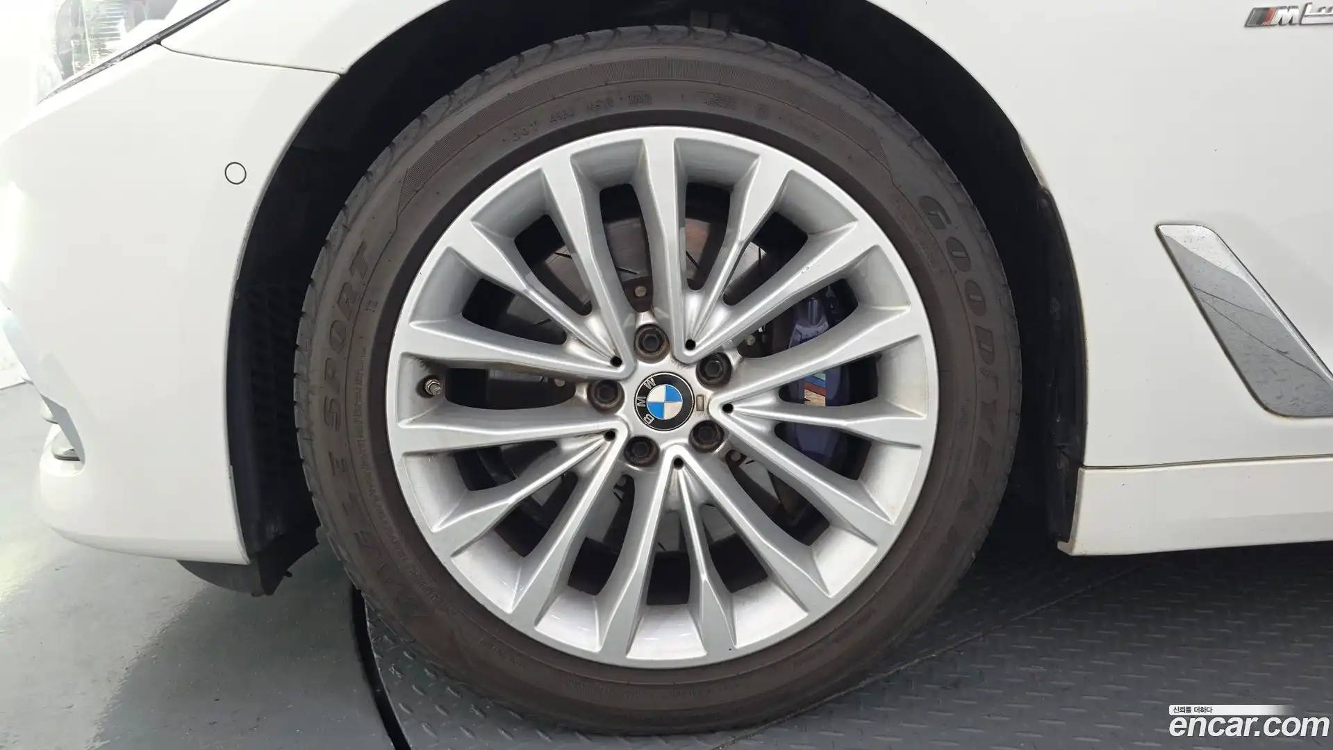 5-Series BMW 2018.9-OUTER-005
