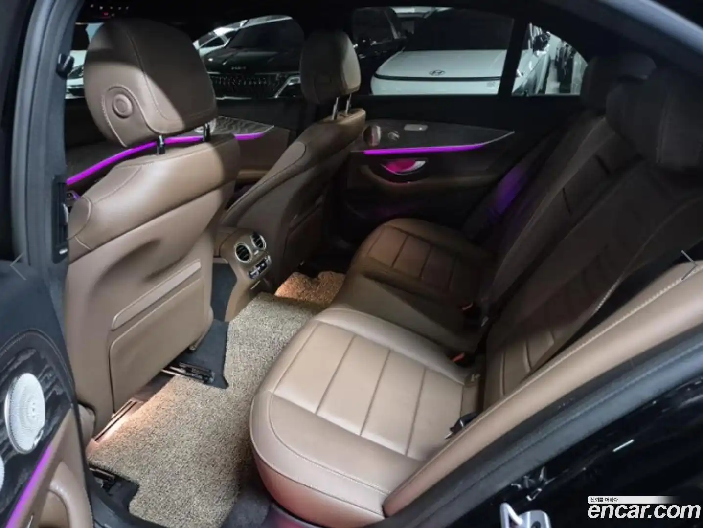 E-Class Mercedes-Benz 2023.8-INNER-008