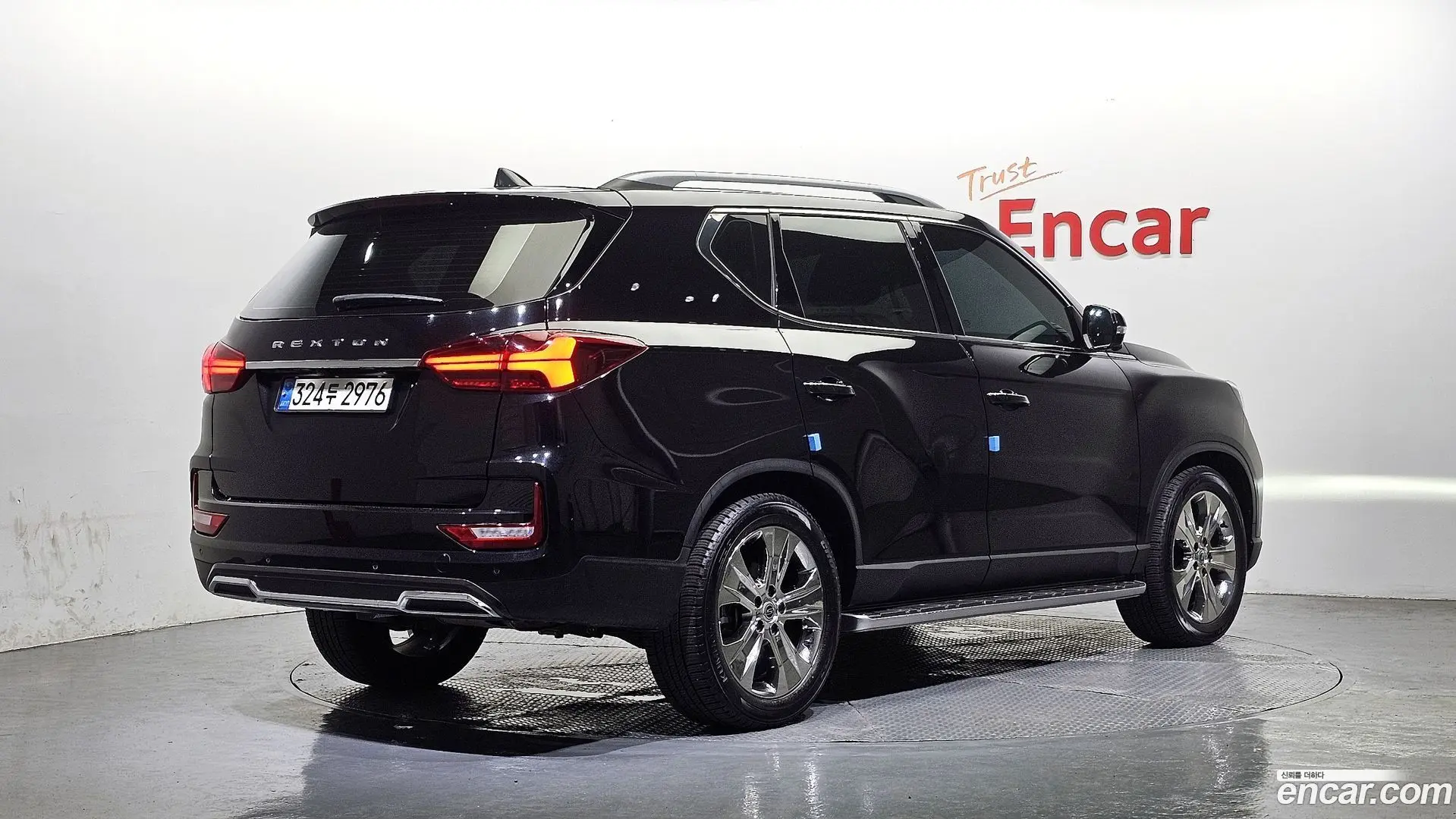Main__Slider__Photo:Rexton KG Mobility 2021.3-1