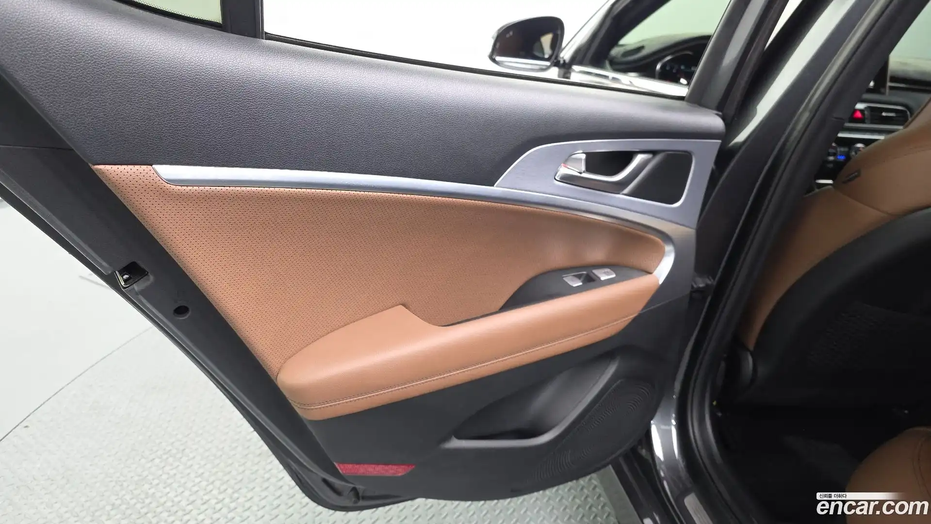 G70 Genesis 2020.9-INNER-035