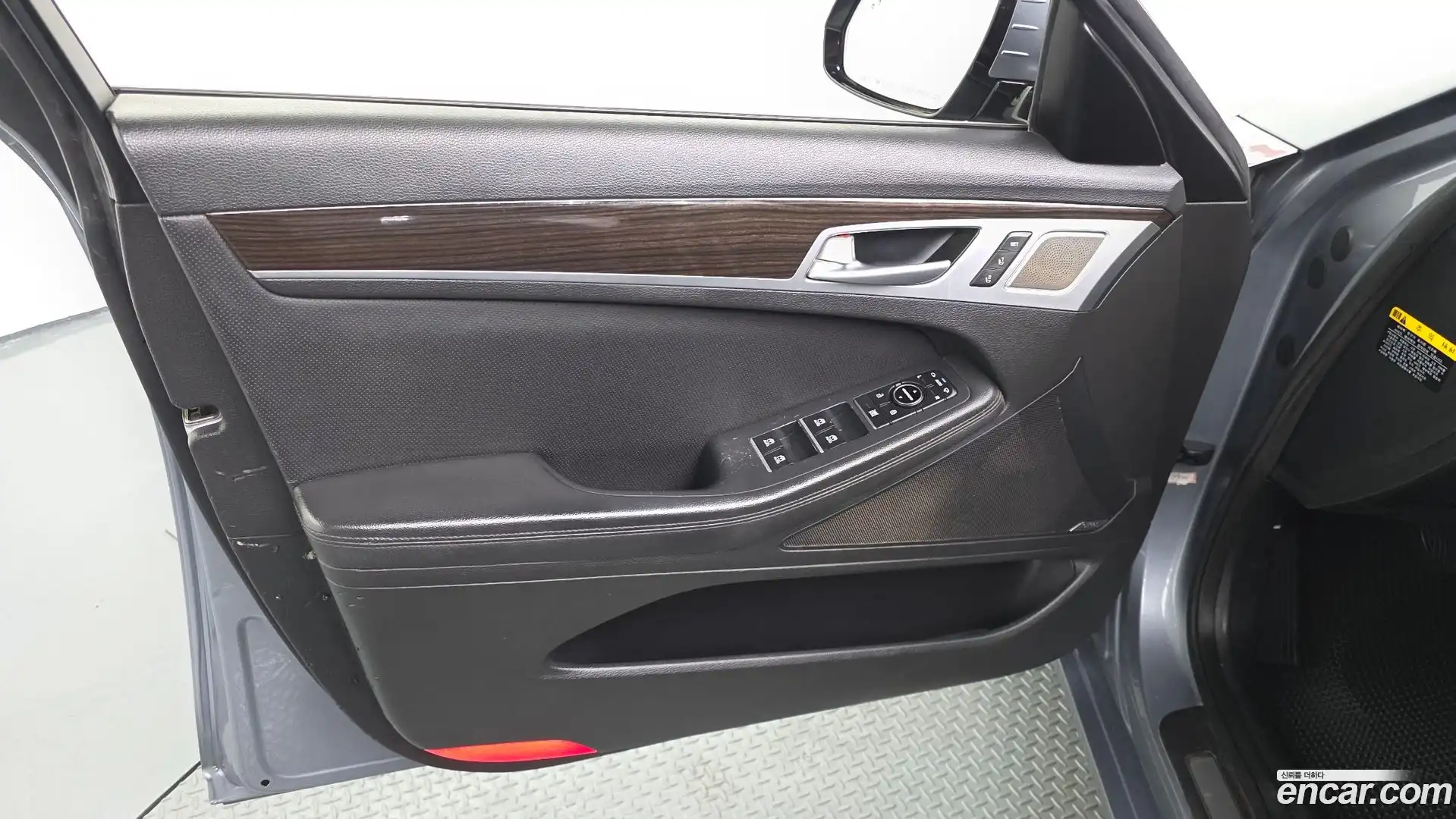 G80 Genesis 2016.8-INNER-034