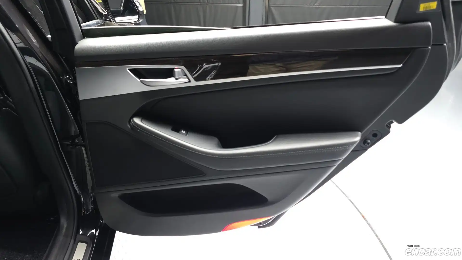 G80 Genesis 2018.2-INNER-035