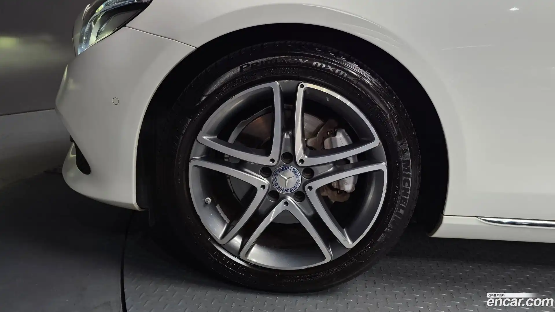 E-Class Mercedes-Benz 2016.9-OUTER-005