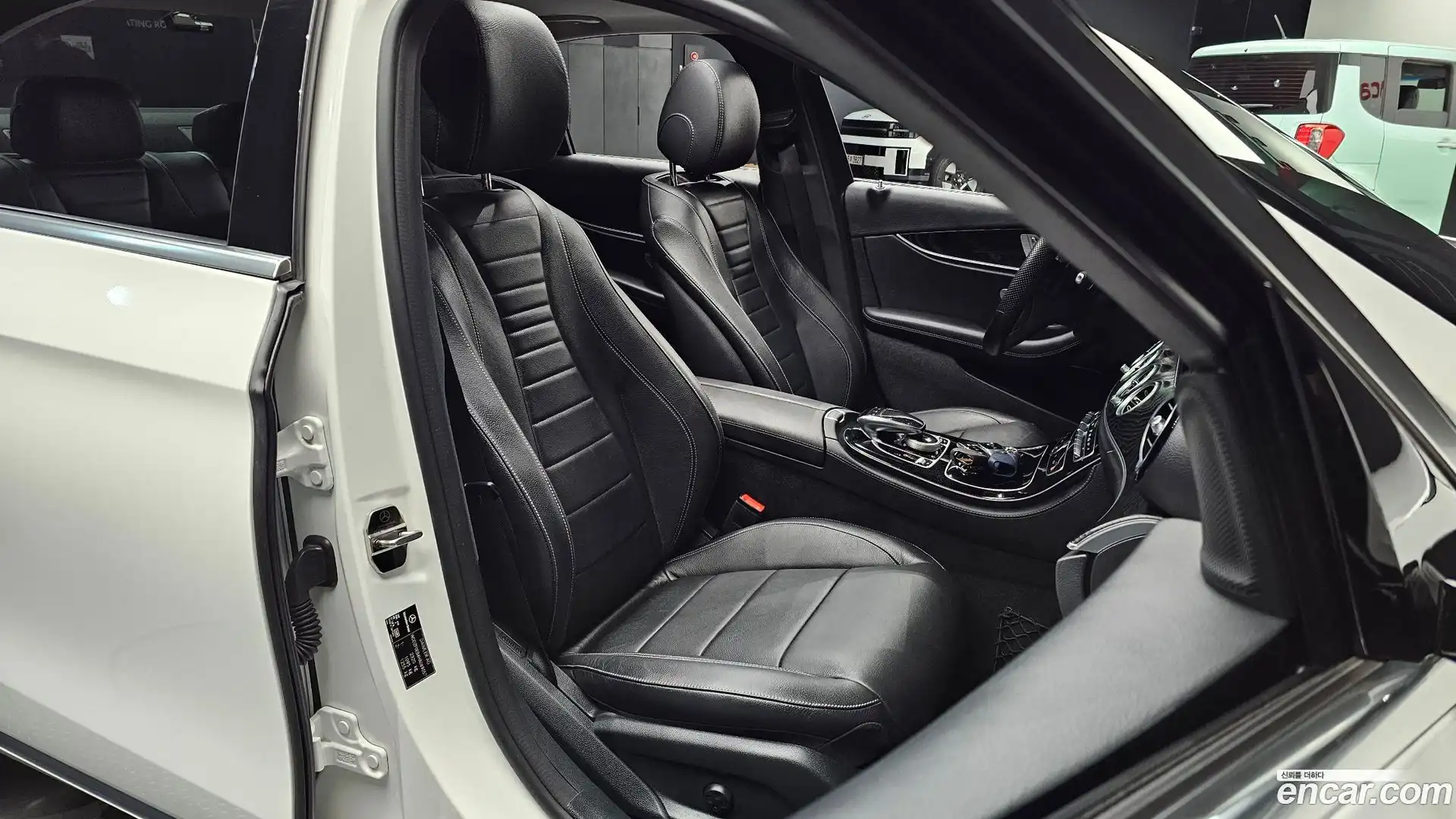 E-Class Mercedes-Benz 2016.9-INNER-010