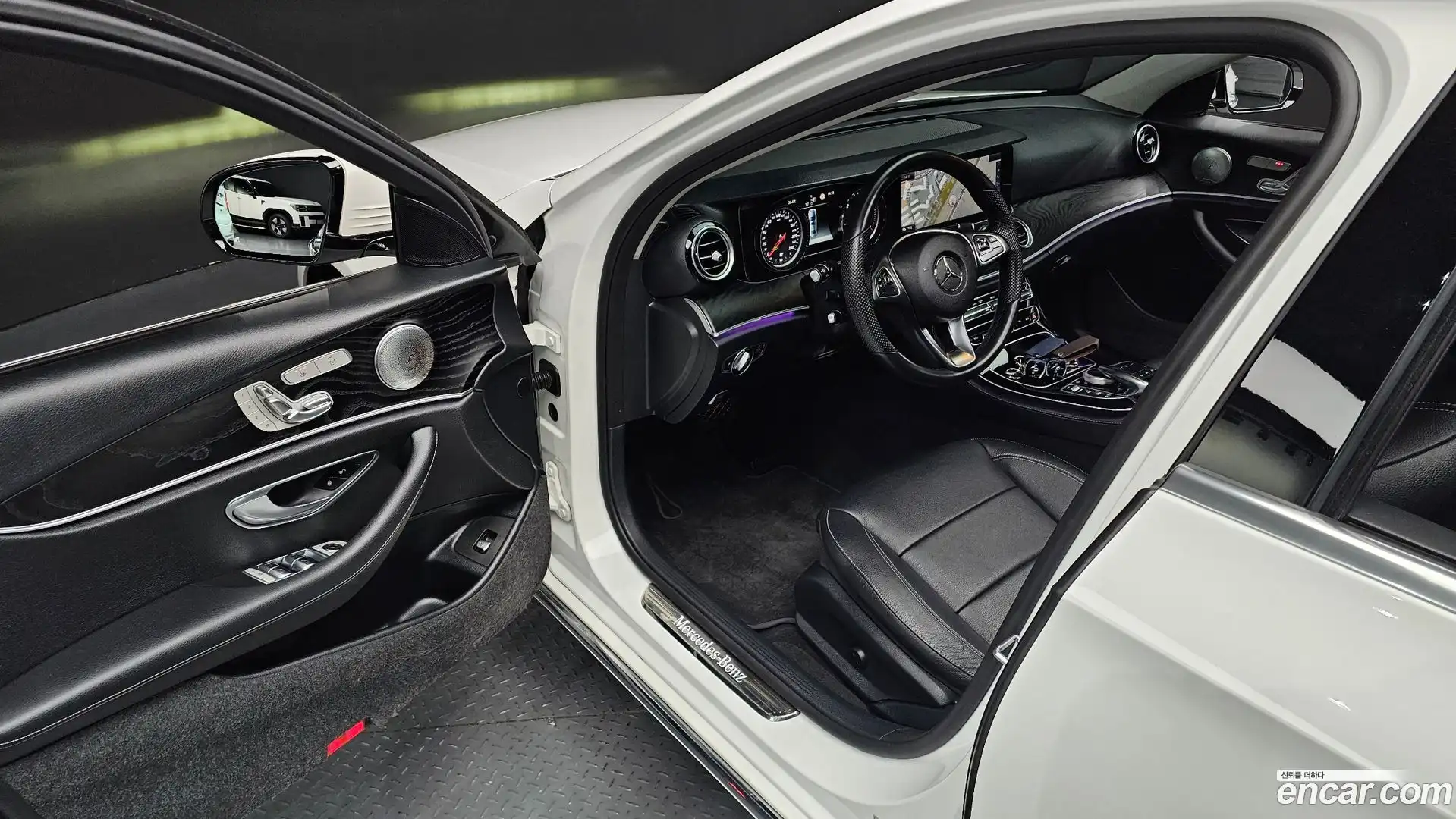 E-Class Mercedes-Benz 2016.9-OPTION-015