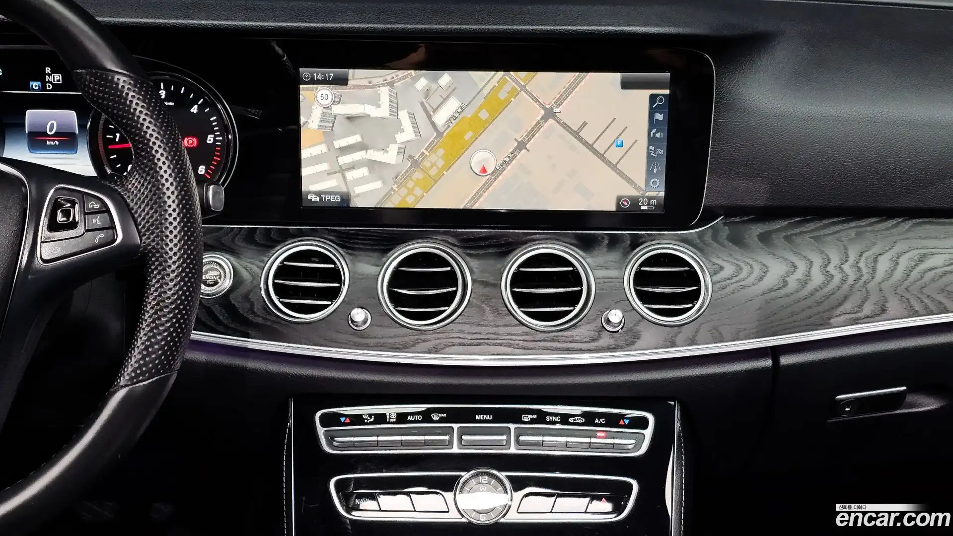 E-Class Mercedes-Benz 2016.9-OPTION-019