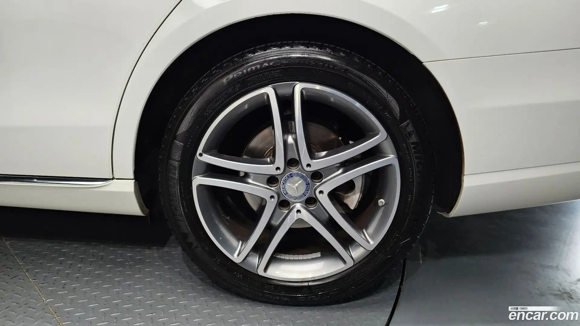 E-Class Mercedes-Benz 2016.9-OUTER-031