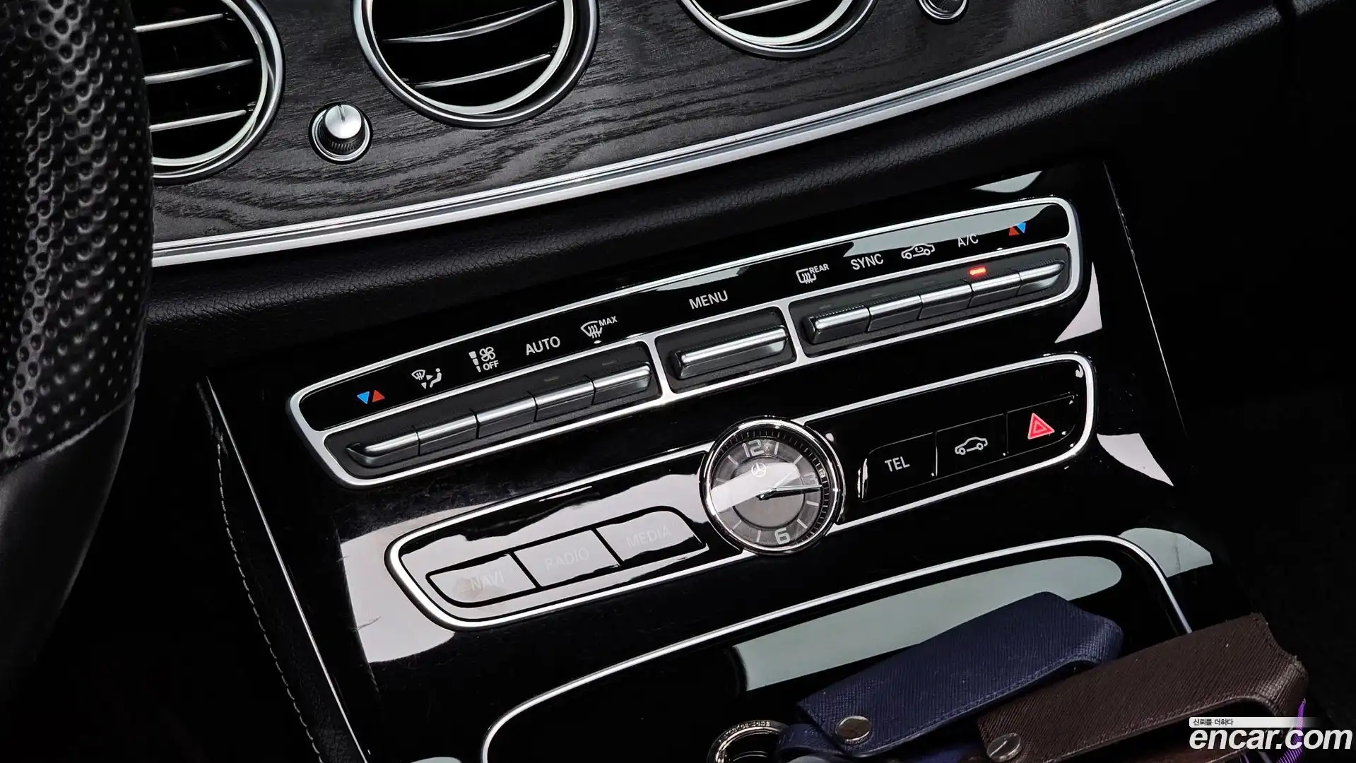 E-Class Mercedes-Benz 2016.9-OPTION-041